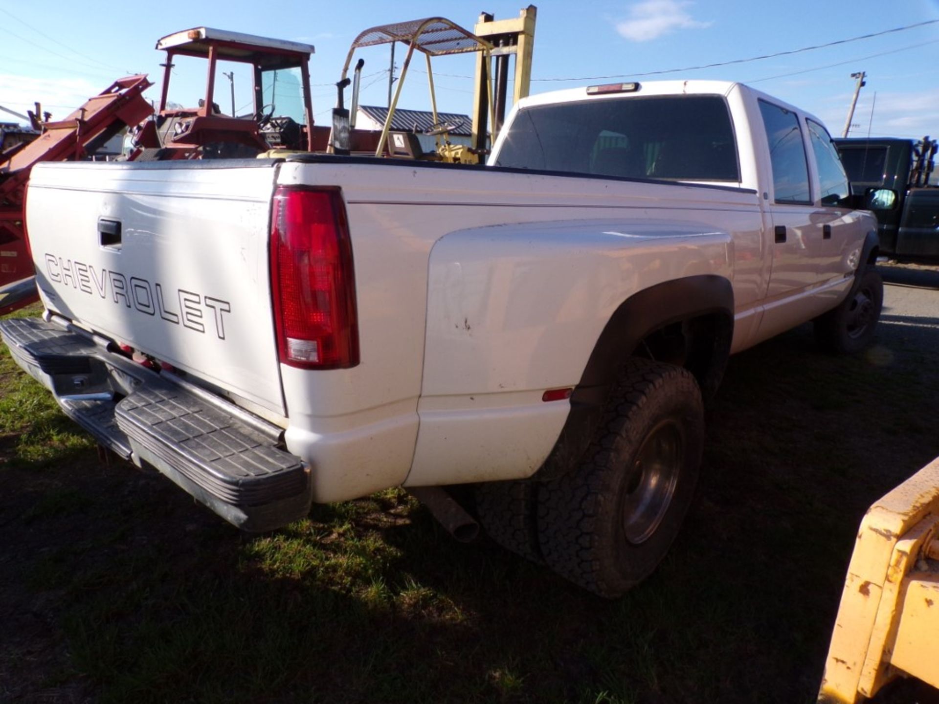 2000 Chevrolet 3500 Dually Crew Cab with 8' Box, Gas 5.7 V8, Auto, 4 WD, Has Rails for Hitch System, - Image 4 of 6
