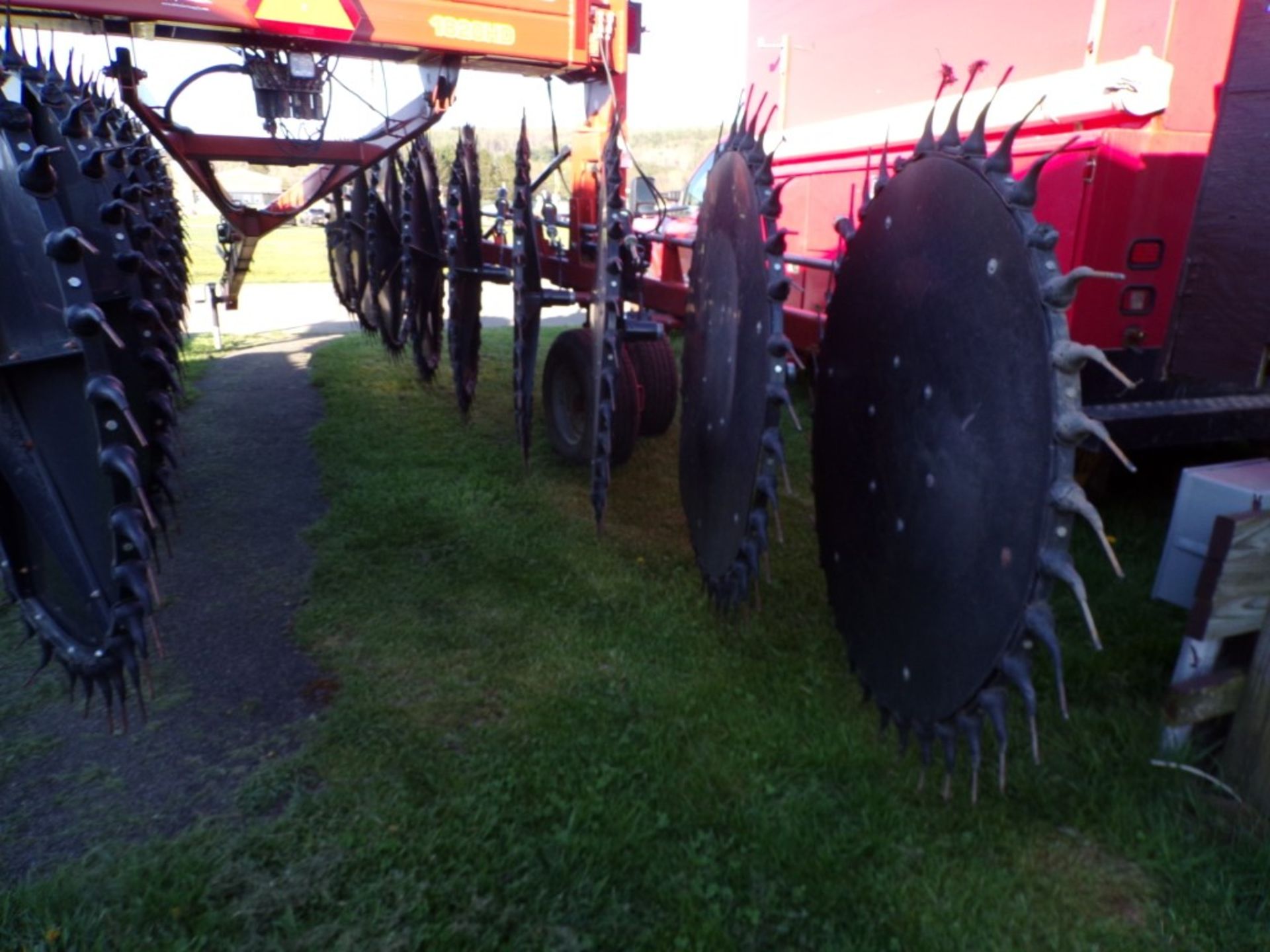 Pequea Windro Pro 1820HD Hyd. Folding Wheel Rake, 17-Wheel -Excellent Condition, Like New (6648) - Image 4 of 4