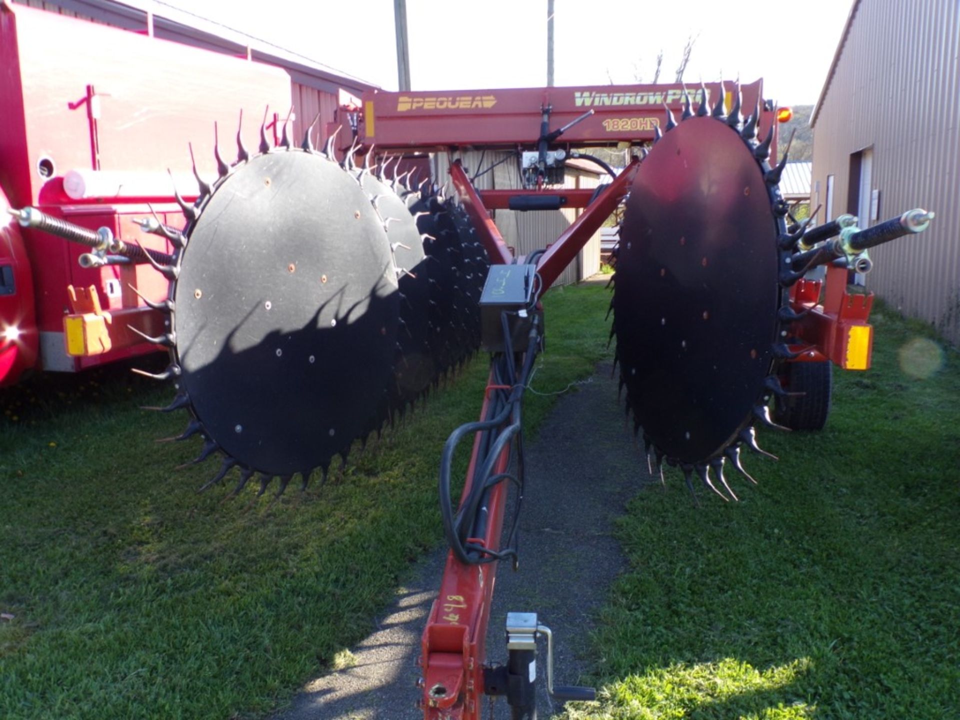 Pequea Windro Pro 1820HD Hyd. Folding Wheel Rake, 17-Wheel -Excellent Condition, Like New (6648)