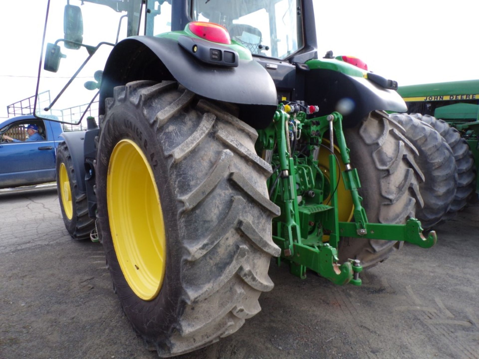 2021 John Deere 6195M, 4 WD Tractor, Power Shift Tans w/Screen, Rear Hyd. Remotes, Air Brake Hookup, - Image 5 of 8
