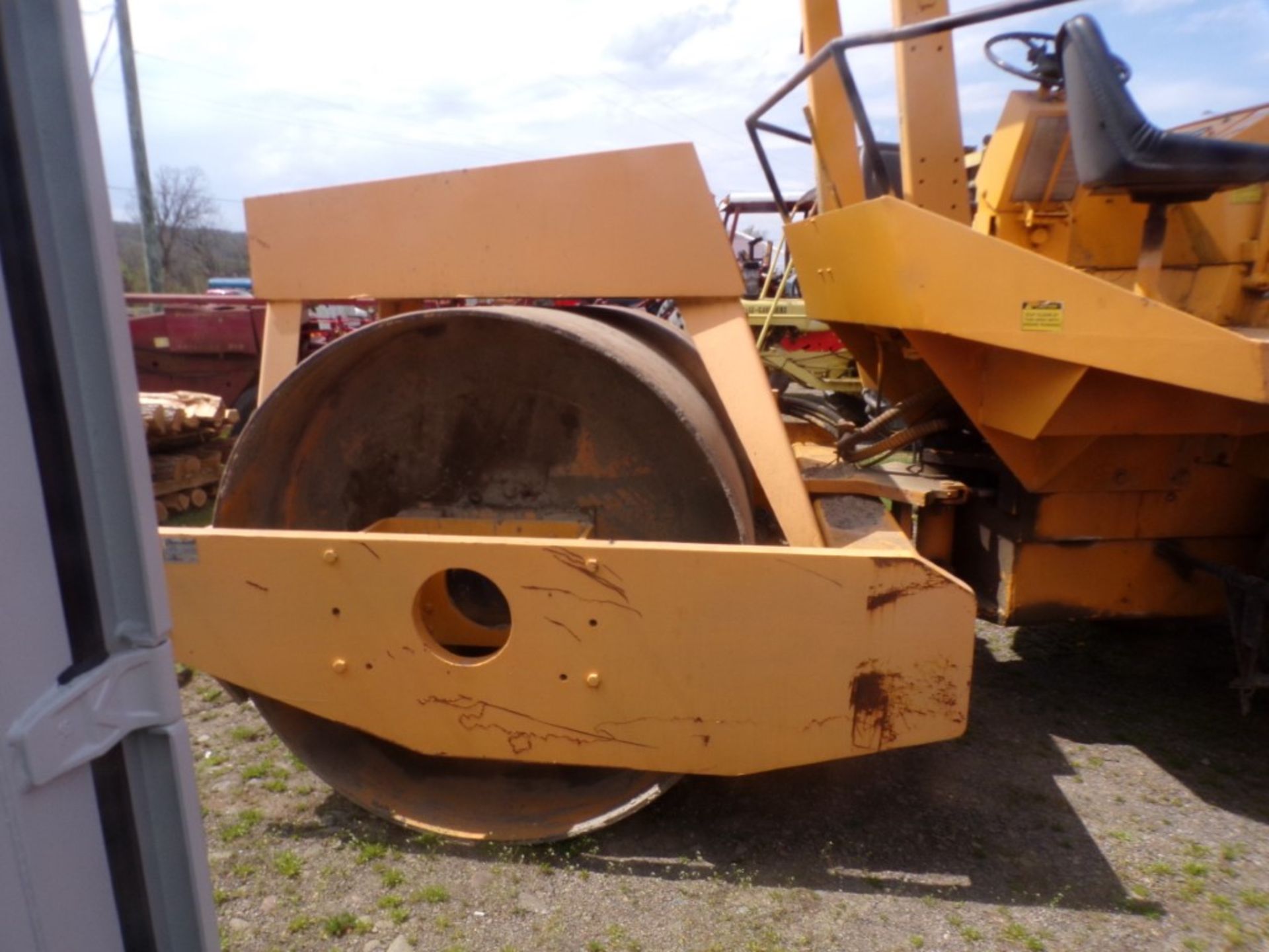 Dynapac CA25A Dirt Roller, 84'' Drum, Detroit Dsl. Eng., Runs & Works (4432) - Image 3 of 4