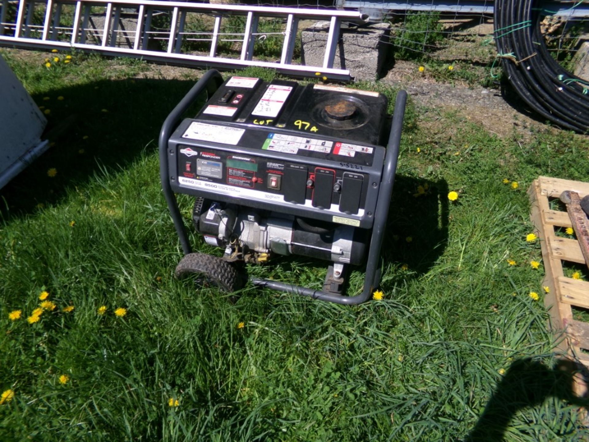 Briggs and Stratton Storm Responder 8500 Starting Watts, 6250 Running Watts, Runs-NOT MAKING