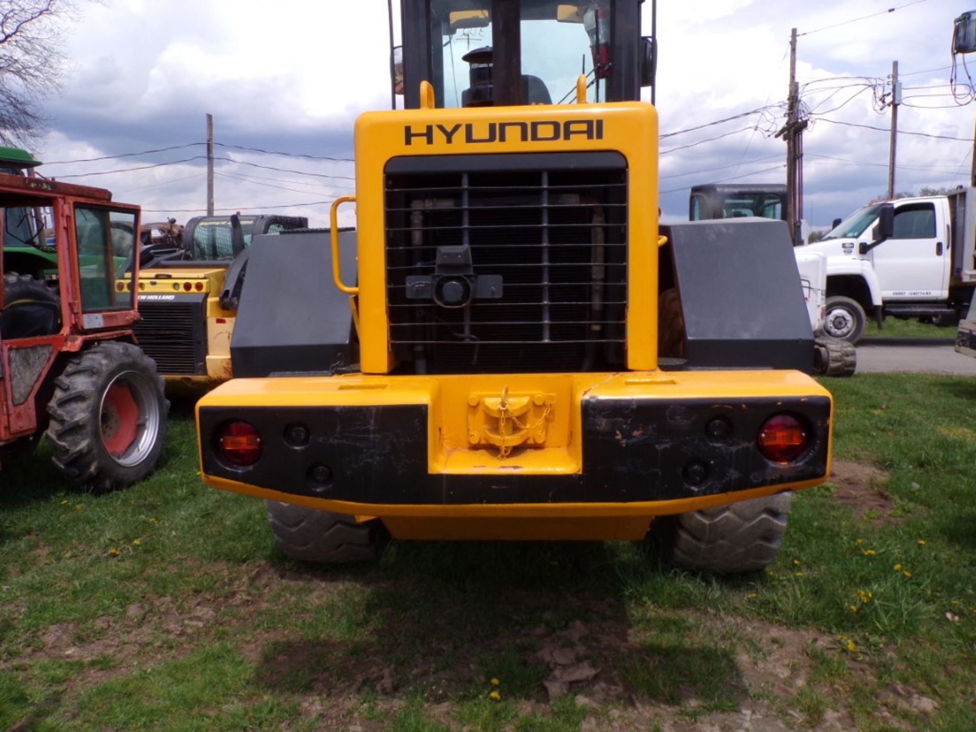 Hyndai HL-740XTD-3 4 WD Loader with JRB Hydraulic Quik Coupler, 2 1/2 Yard Bucket, 20.5-25 Tires, - Image 5 of 6