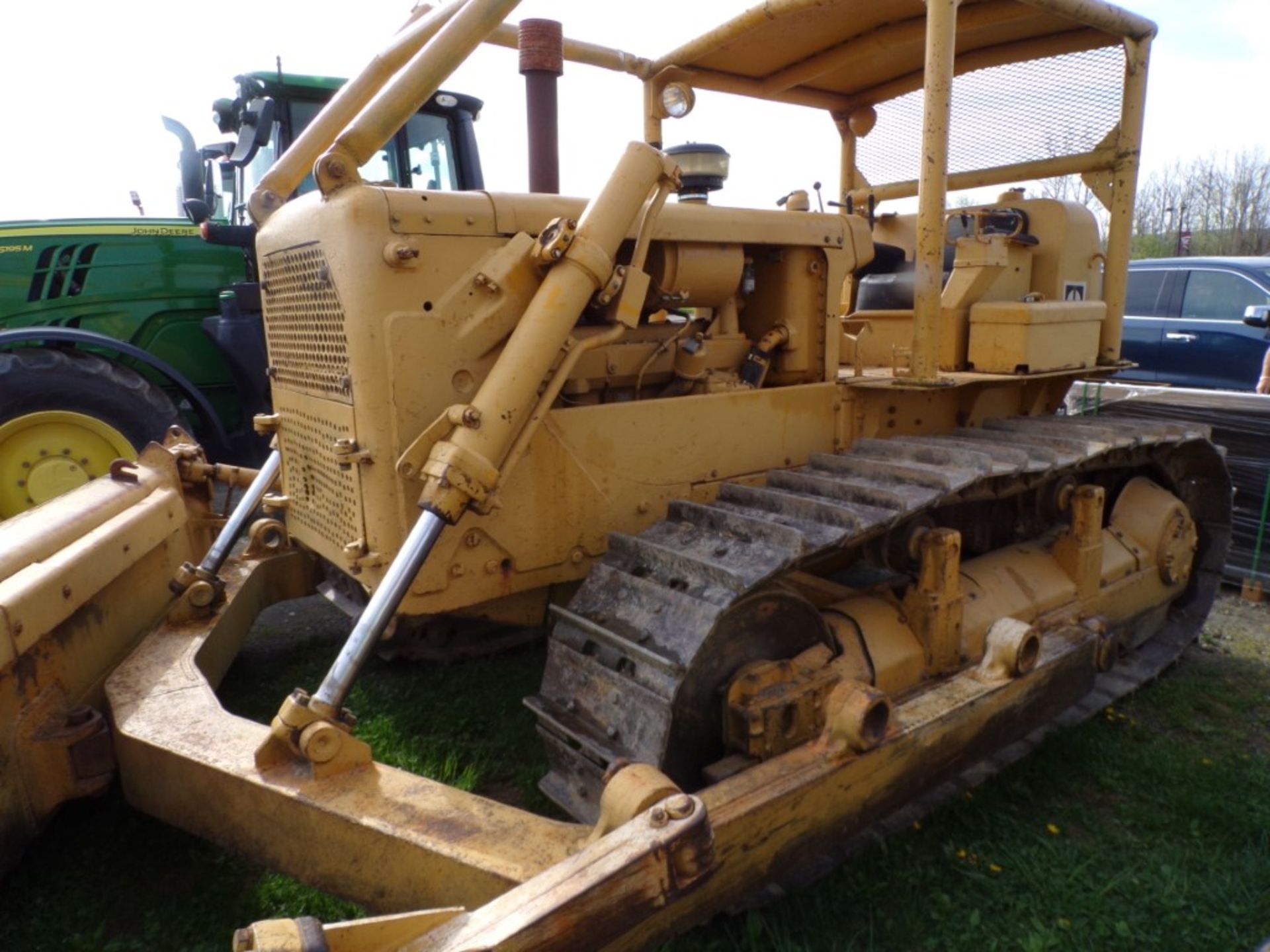 Cat D6-C Dozer with Angle Blade, Excellent U/C, Transmission Rebuilt Not Long Ago, Runs and Drives - Image 7 of 7
