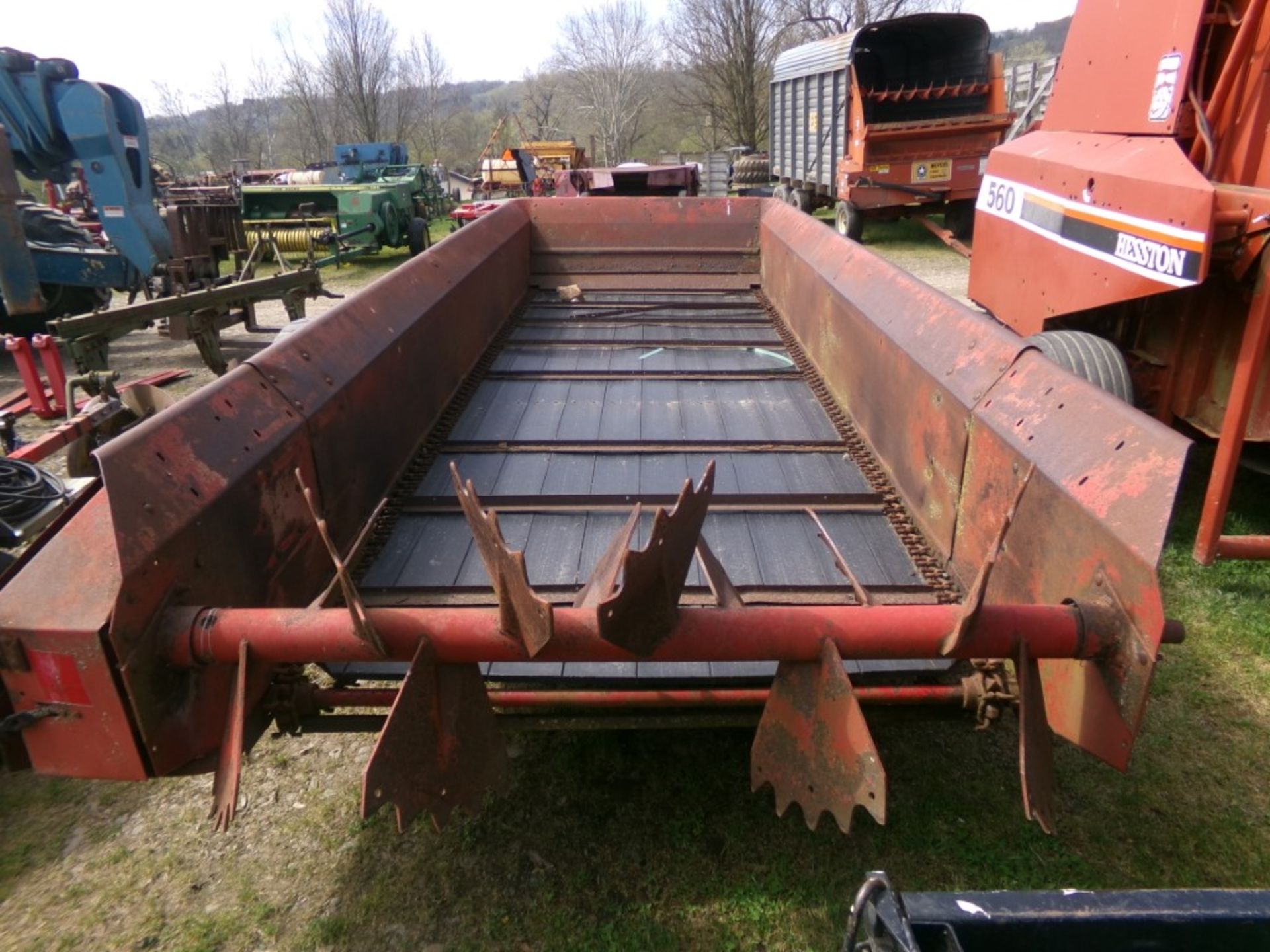 New Holland 165 Manure Spreader - Needs Chain Fixed (4391) - Image 3 of 3