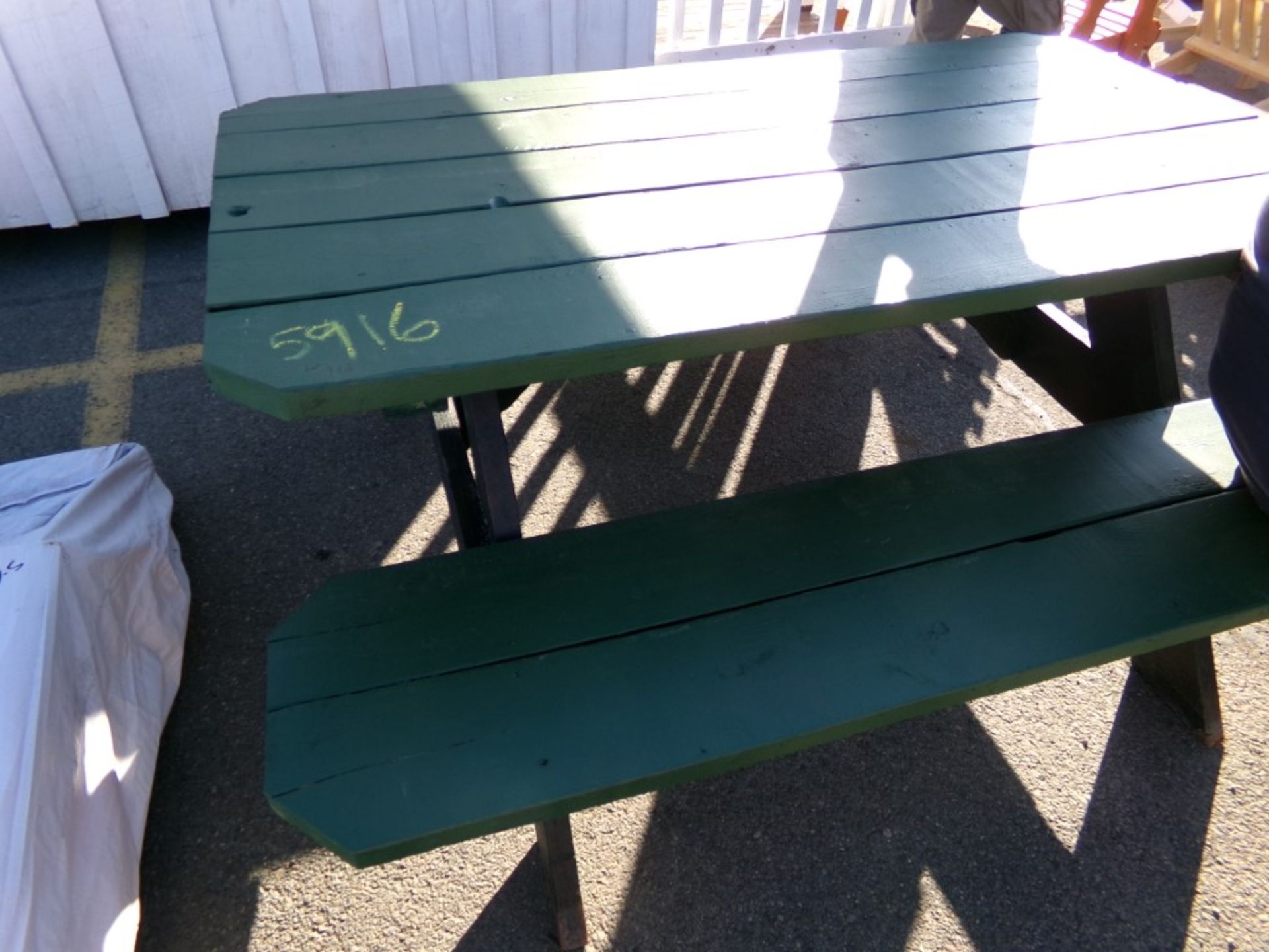 Green Picnic Table (5916)