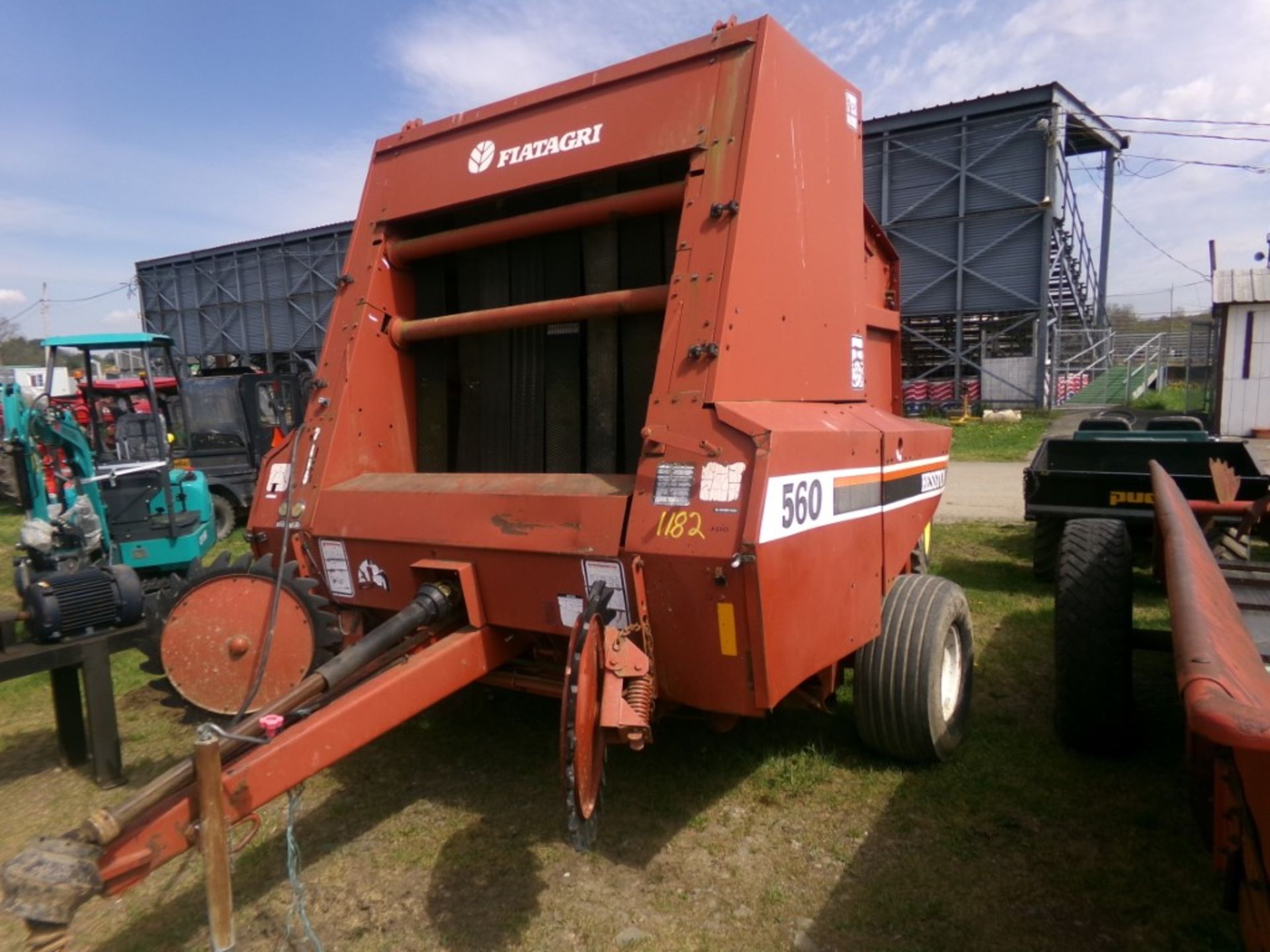 Hesston 560 Round Baler (5223)