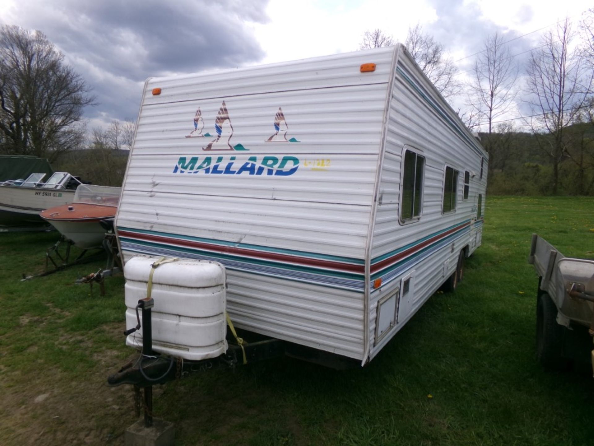 2000 Mallard 26' Bumper Pull Camper, Vin #: 1EF1Y2924Y2892702 - HAVE TITLE (5656)