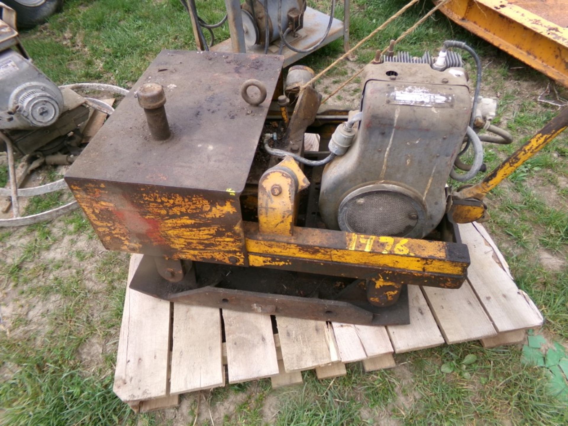 Large Gas Powered Plate Compactor (5536)
