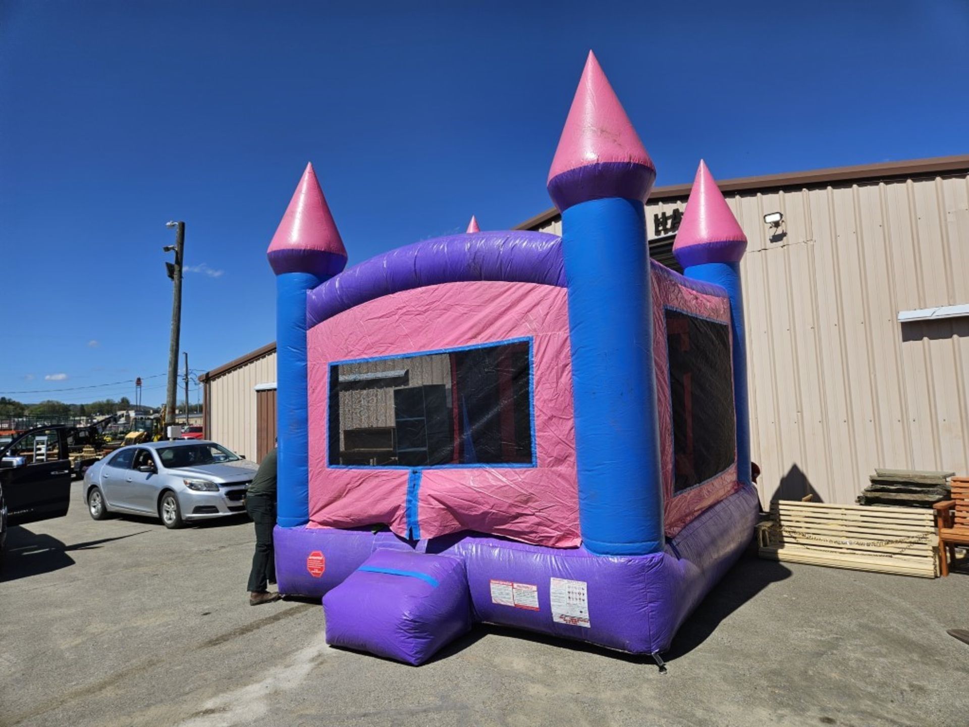 Pink 10' x 10' Castle Bounce House - Works Good (6630)