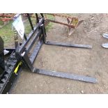 New 48'' Quick Tatch Pallet Forks (4658)