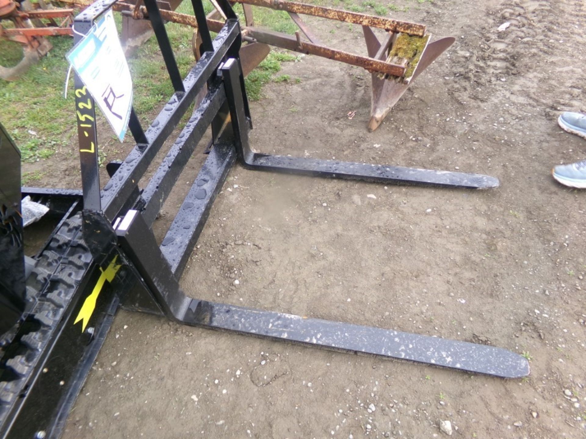 New 48'' Quick Tatch Pallet Forks (4658)