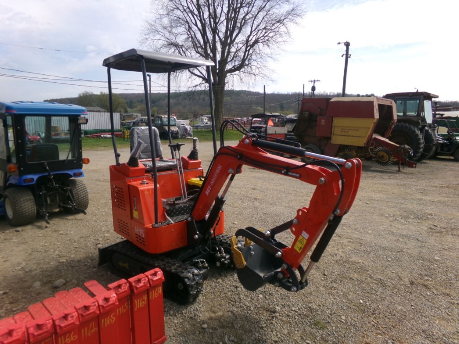 New AGT H15 Mini Excavator, Gas Eng., Thumb, Boom Hyd's, Dozer Blade, Side Controls, Orange (4448) - Image 2 of 3