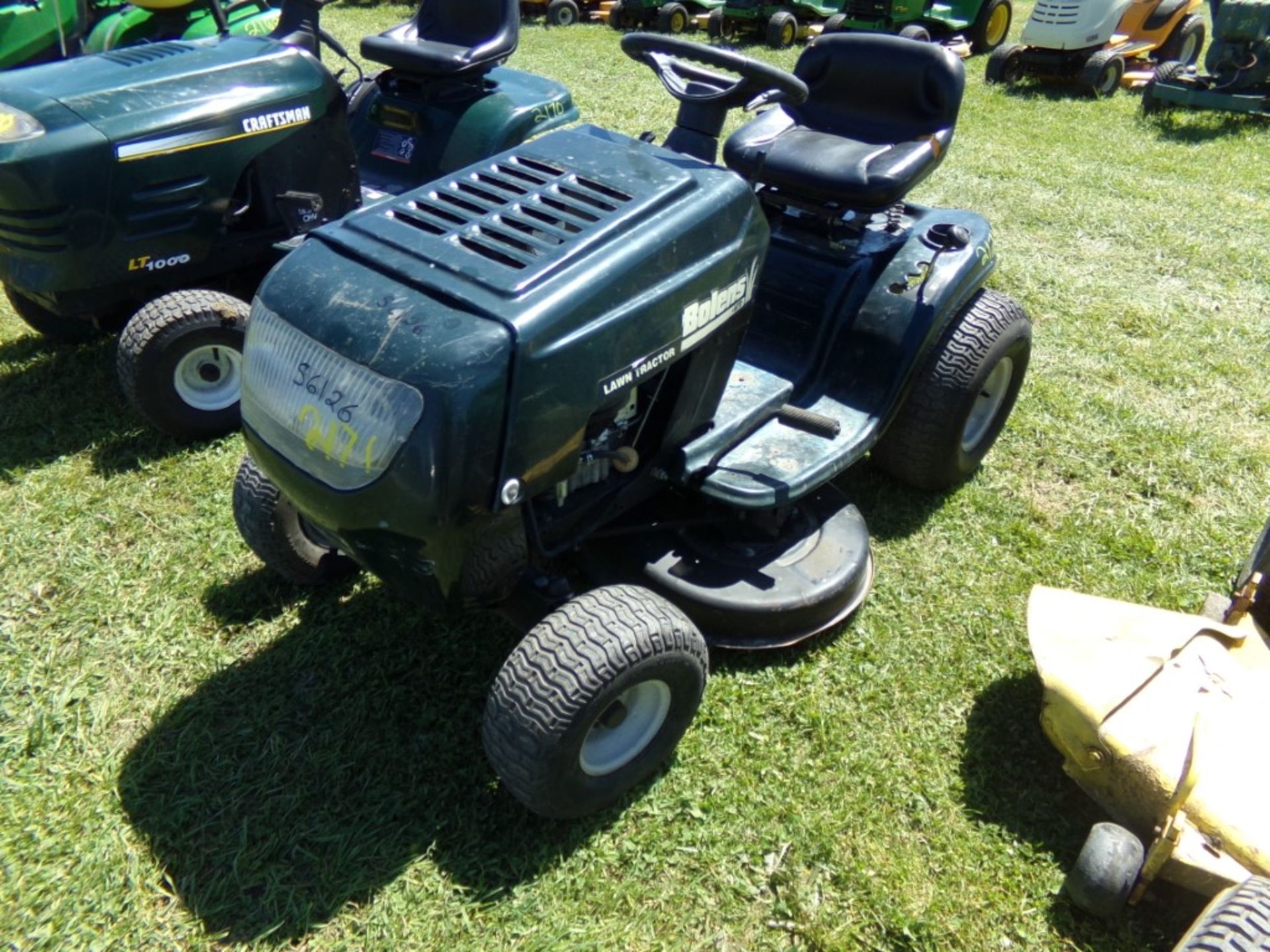 Bolens MTD 6 Speed Lawn Tractor with 38'' Deck and 13.5 HP Motor (6126)