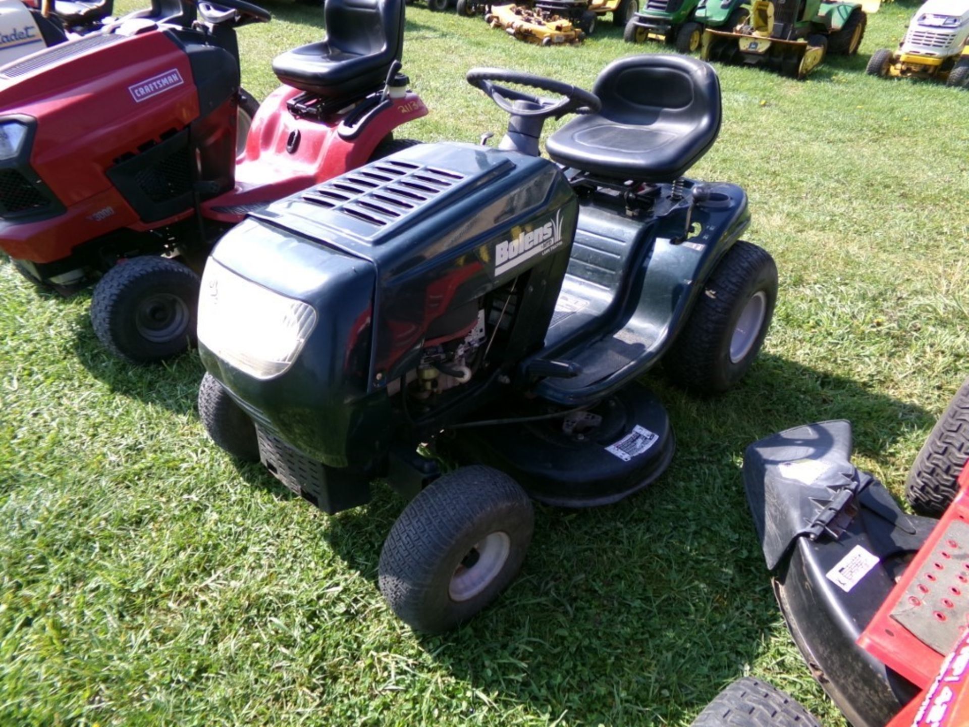 42'' Deck MTD Troy Bilt Bolens Lawn Tractor, 6 Spd. Drive, Briggs and Stratton 15.5 HP Engine, Model