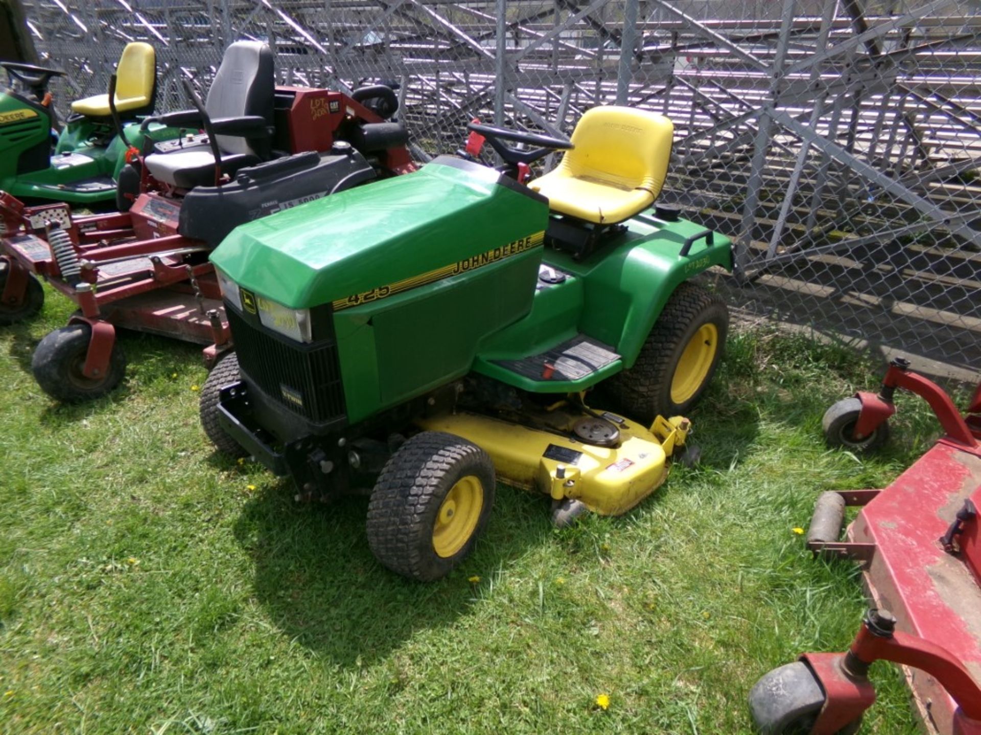 John Deere 425 Riding Mower w/54'' Deck, 20 Hp. V-Twin Engine, 580 Hours, s/n 055606, SMALL CRACK ON
