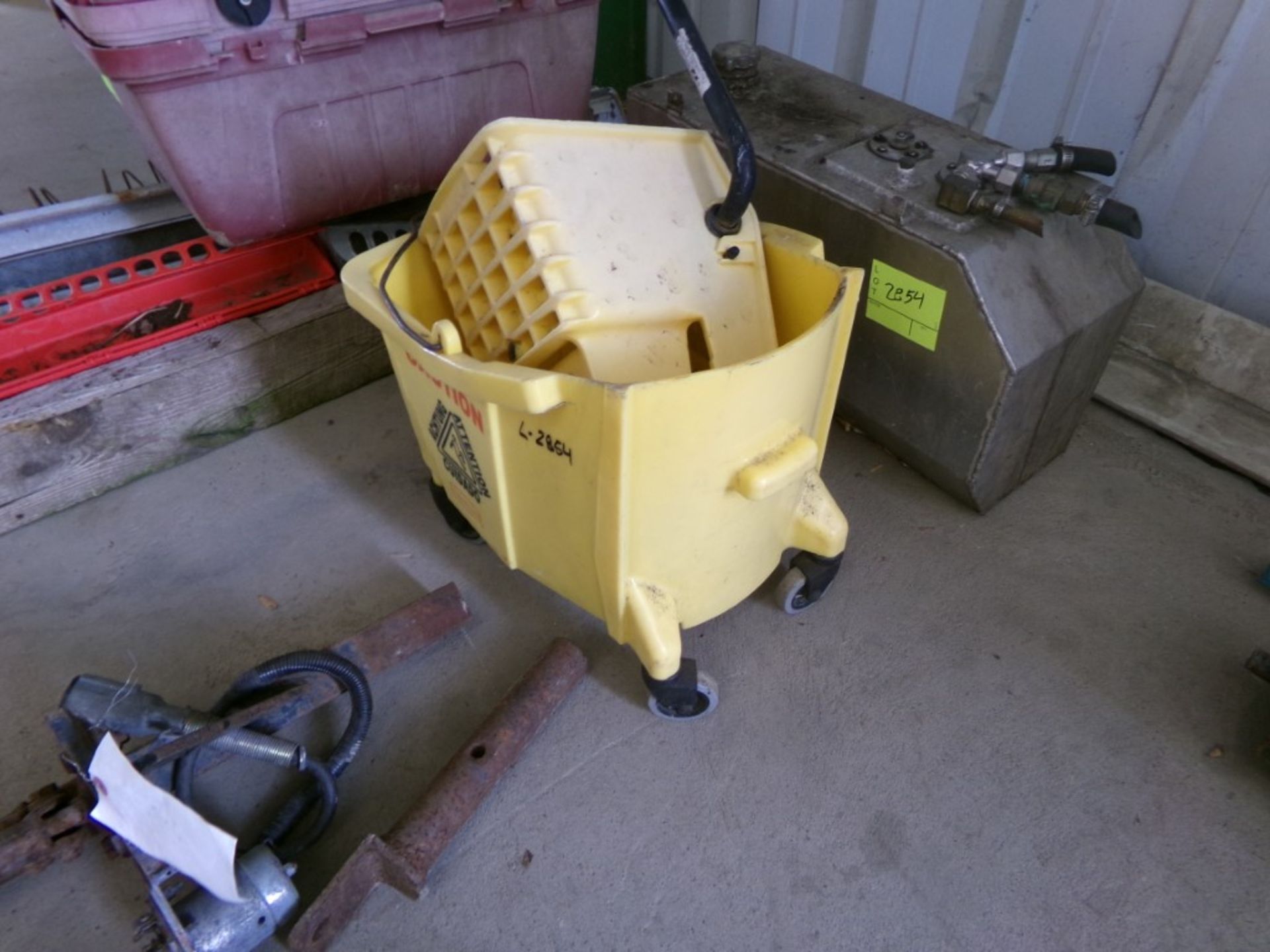 Fuel Cell, Mop Bucket, Pintle Hitch (2854)