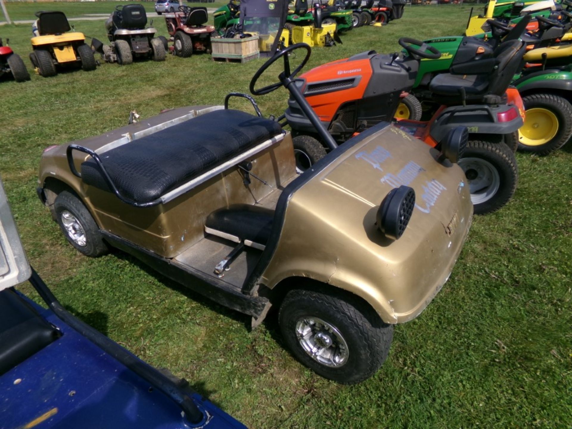 Gold Yamaha Gas Powered Golf Cart, Runs (5391) - Image 2 of 2
