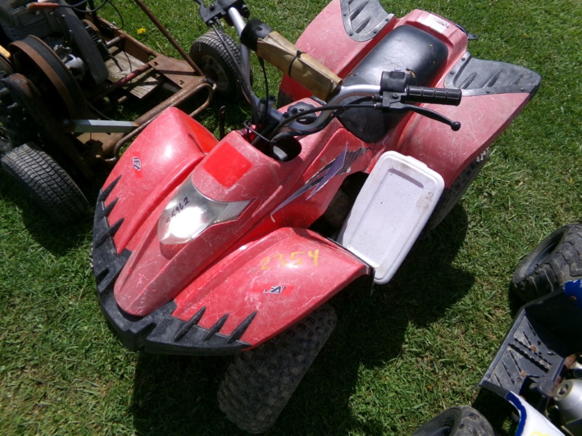 Red No Name Kid Size ATV, ''Lifan'', NEEDS STARTER AND SOME REASSEMBLY (5962)
