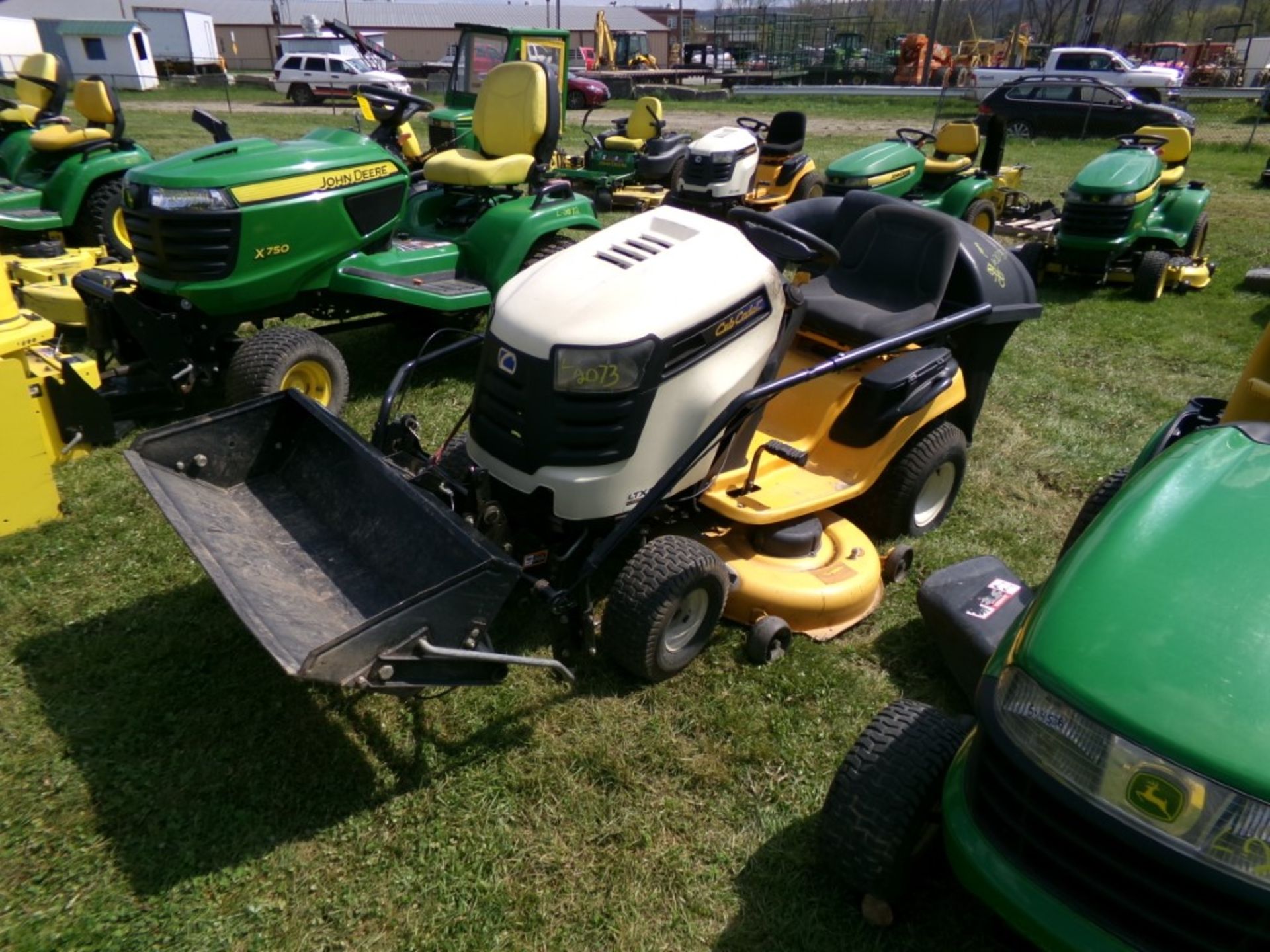 Cub Cadet LTX 1046, 46'' Deck w/Bagger, Has Front Bumper Attachment, 22'' Kohler (4539)