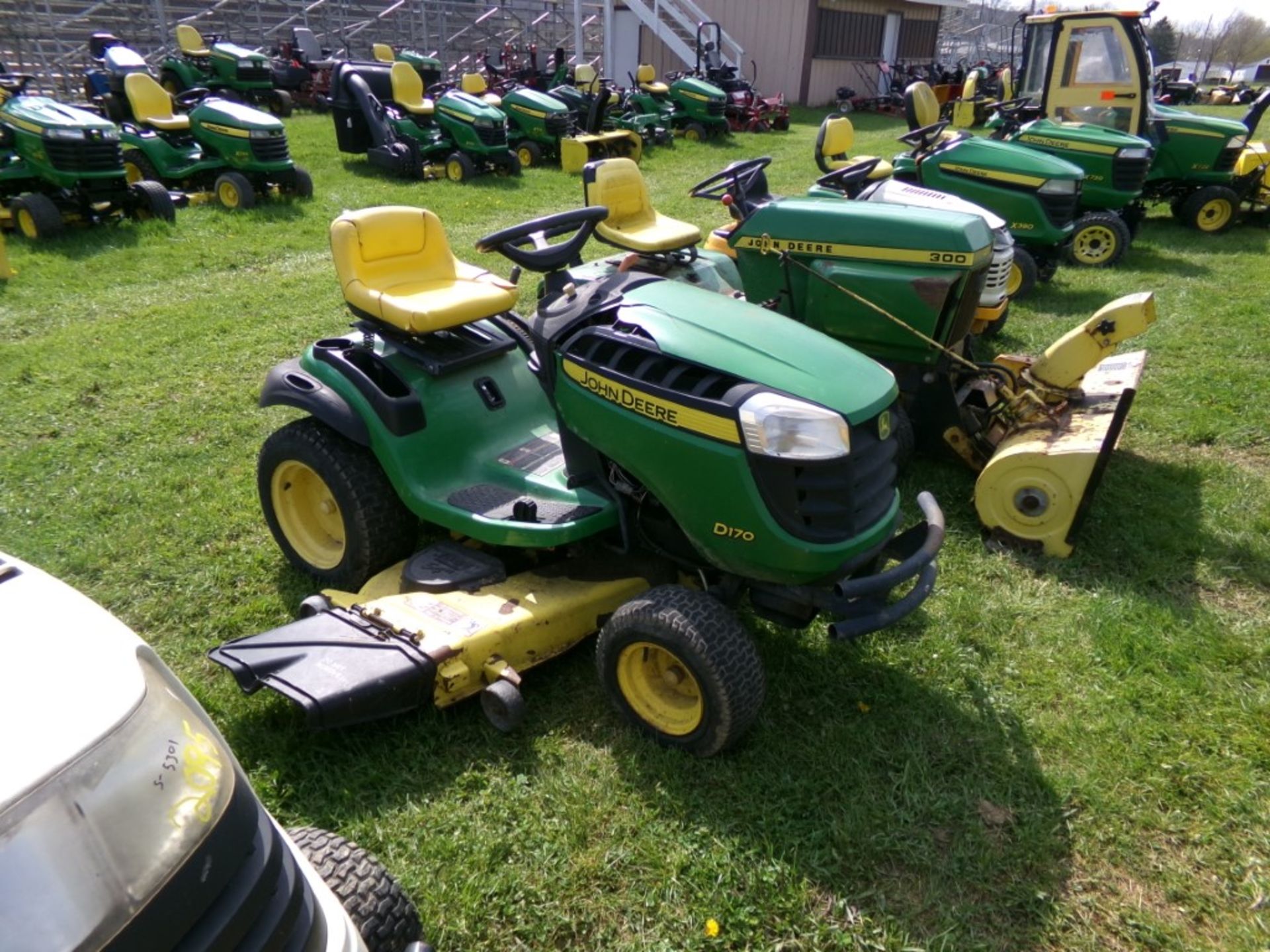 John Deere D170 with 54'' Deck, 26 HP, Hydro, 293 Hrs., Ser. # 307949 (5224) - Image 2 of 2