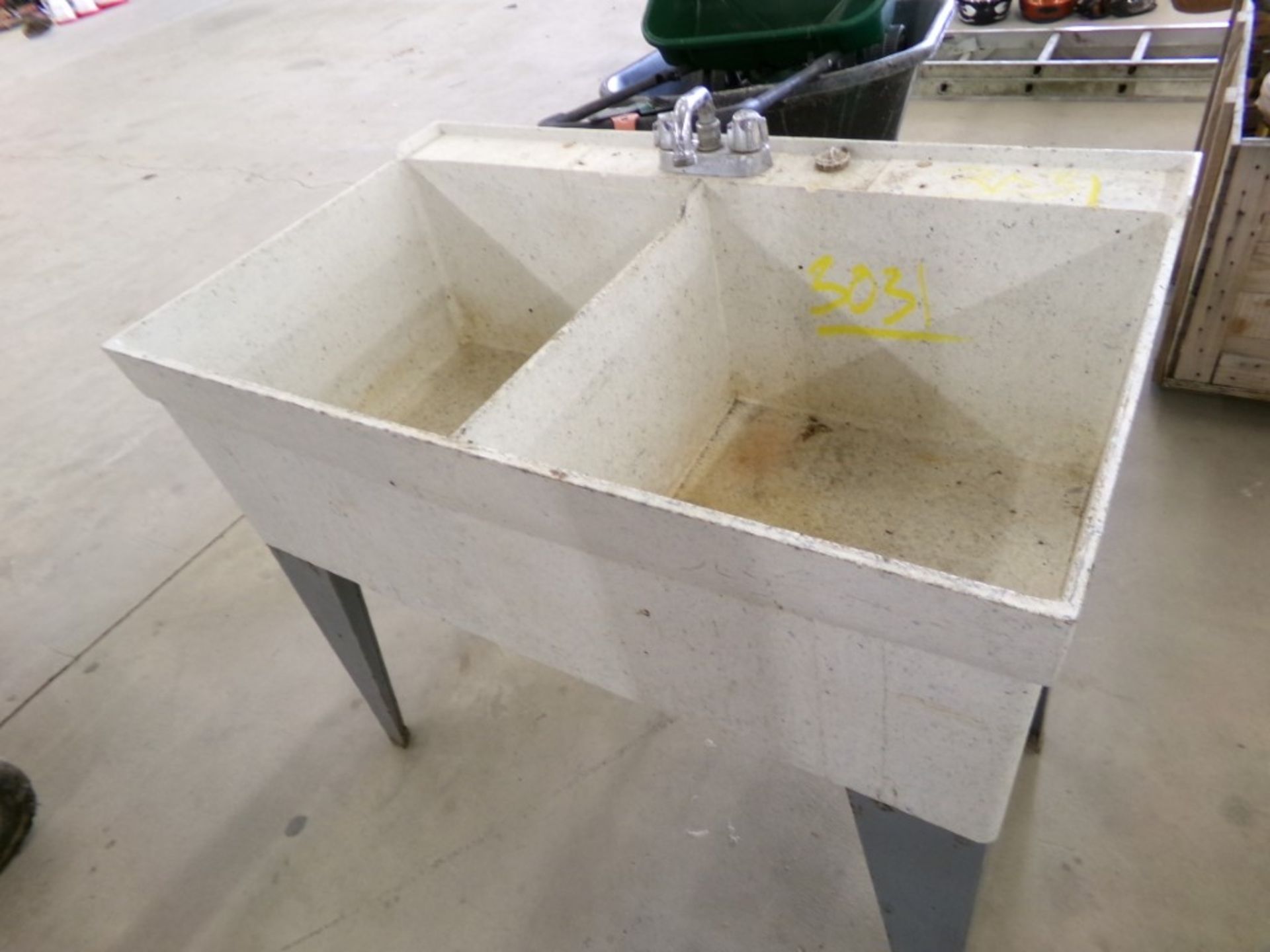 Double Laundry Sink (3031)