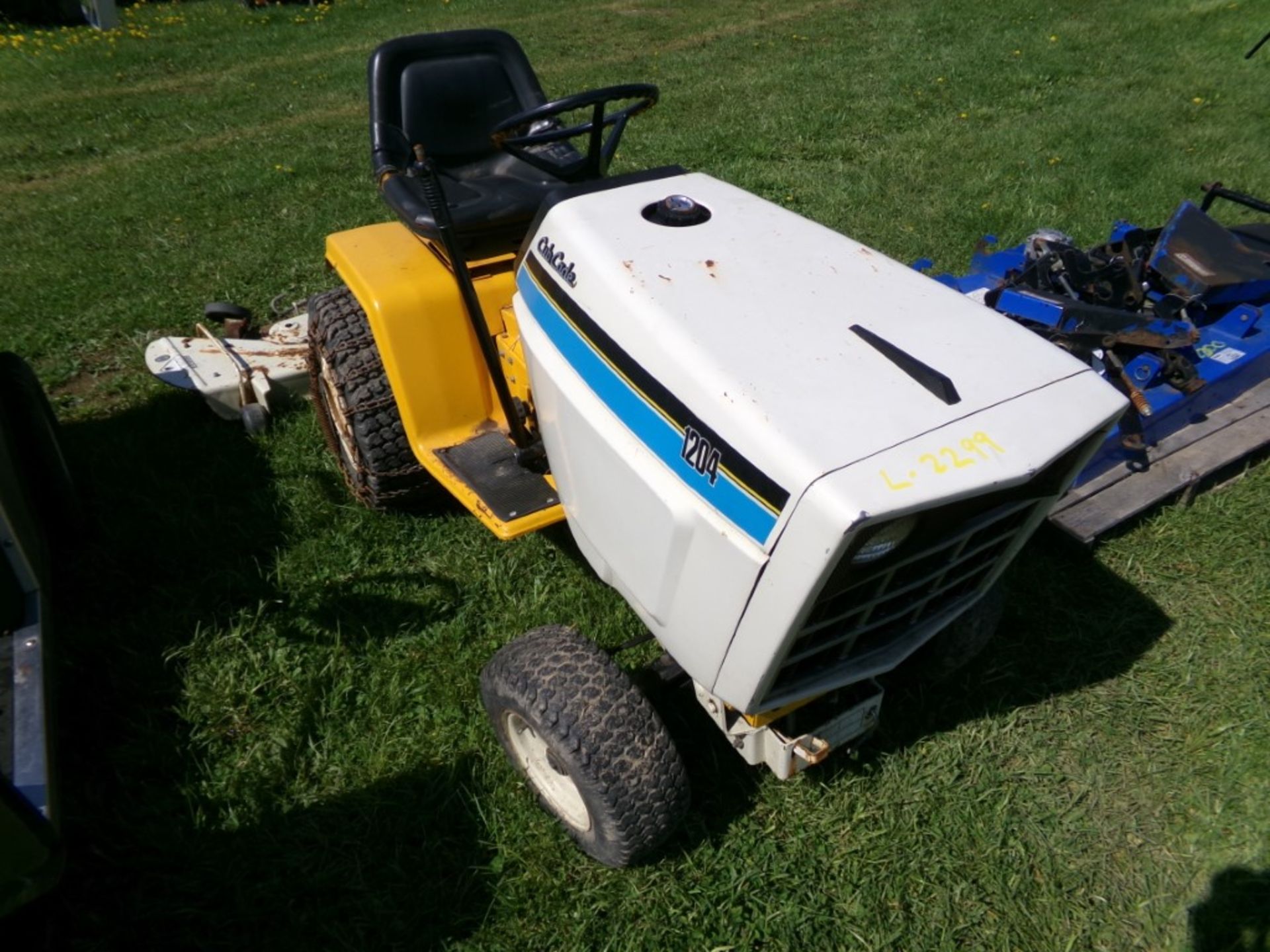 Cub Cadet 1204 with Rough Deck, Chains, Wheel Weights, 632 Hrs., NEEDS WORK-CARB-BAD GAS, Ser.#