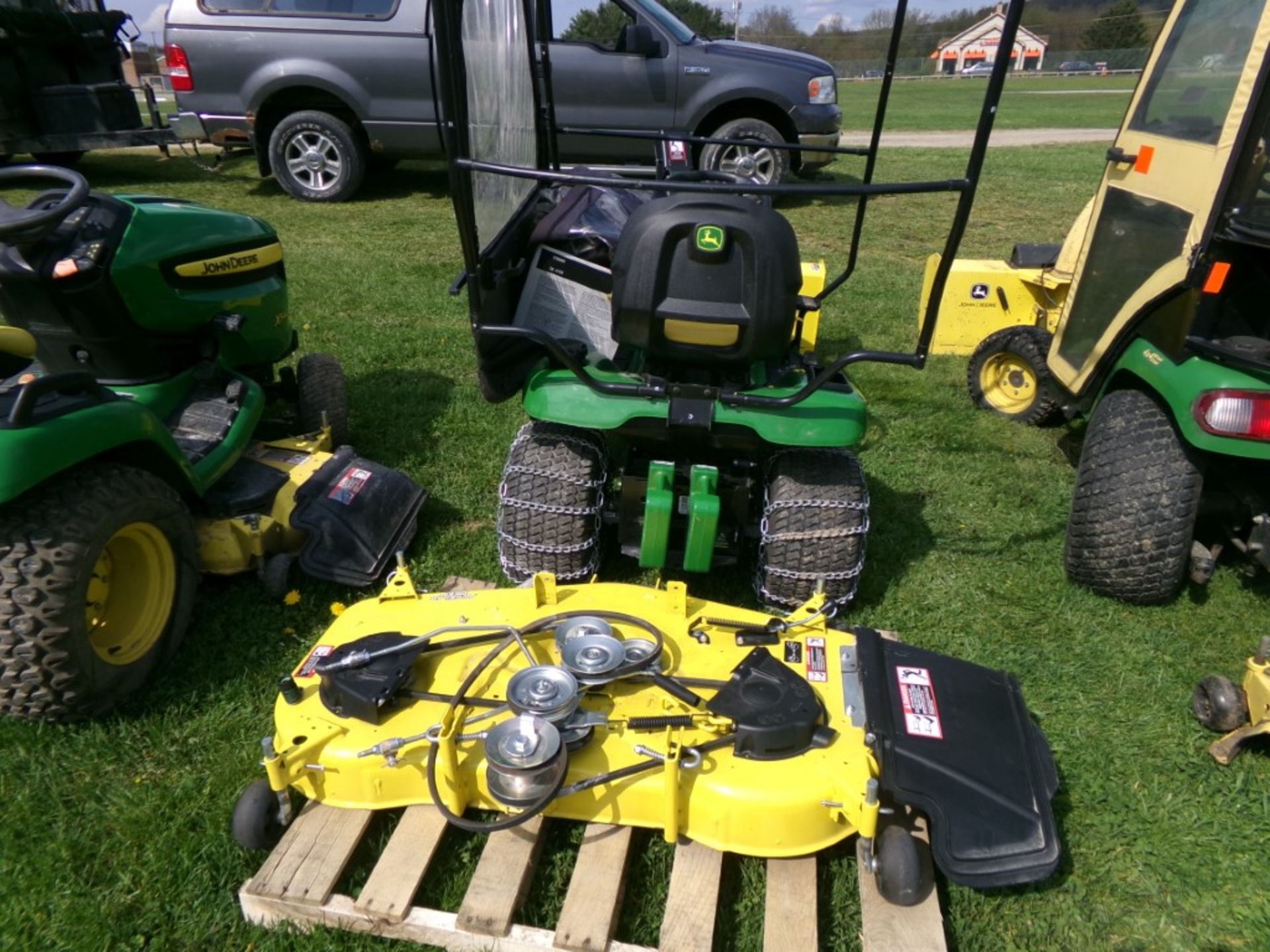 John Deere X350 44'' Snow Blower with Soft Cab, 18 HP with 48'' Deck, Chains and Weights, 225 Hrs. - Image 3 of 3