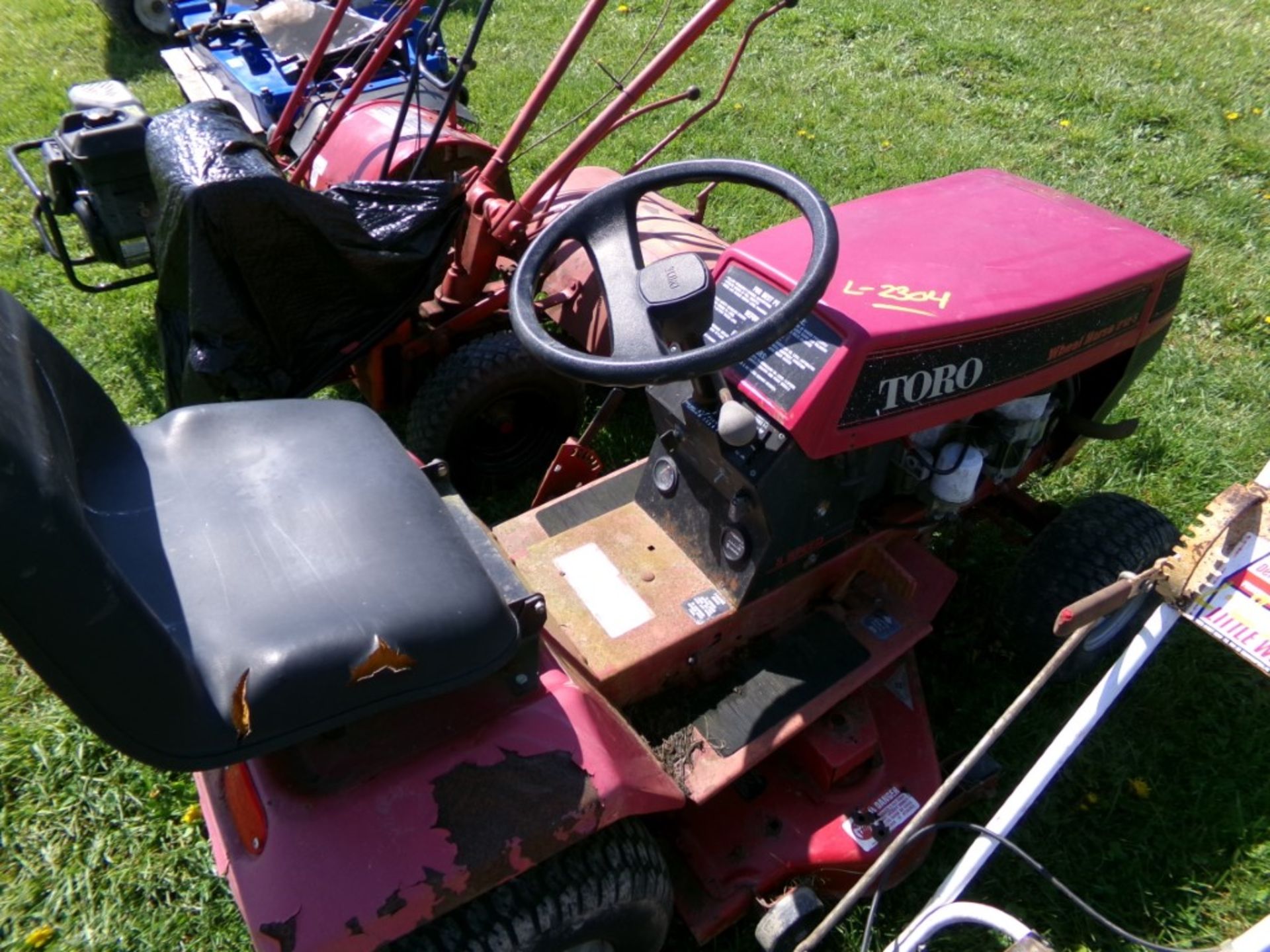 Toro Wheelhorse 212-5 w/ 34'' Deck, 12Hp Eng., NOT RUNNING, NEEDS CARB. (5577)