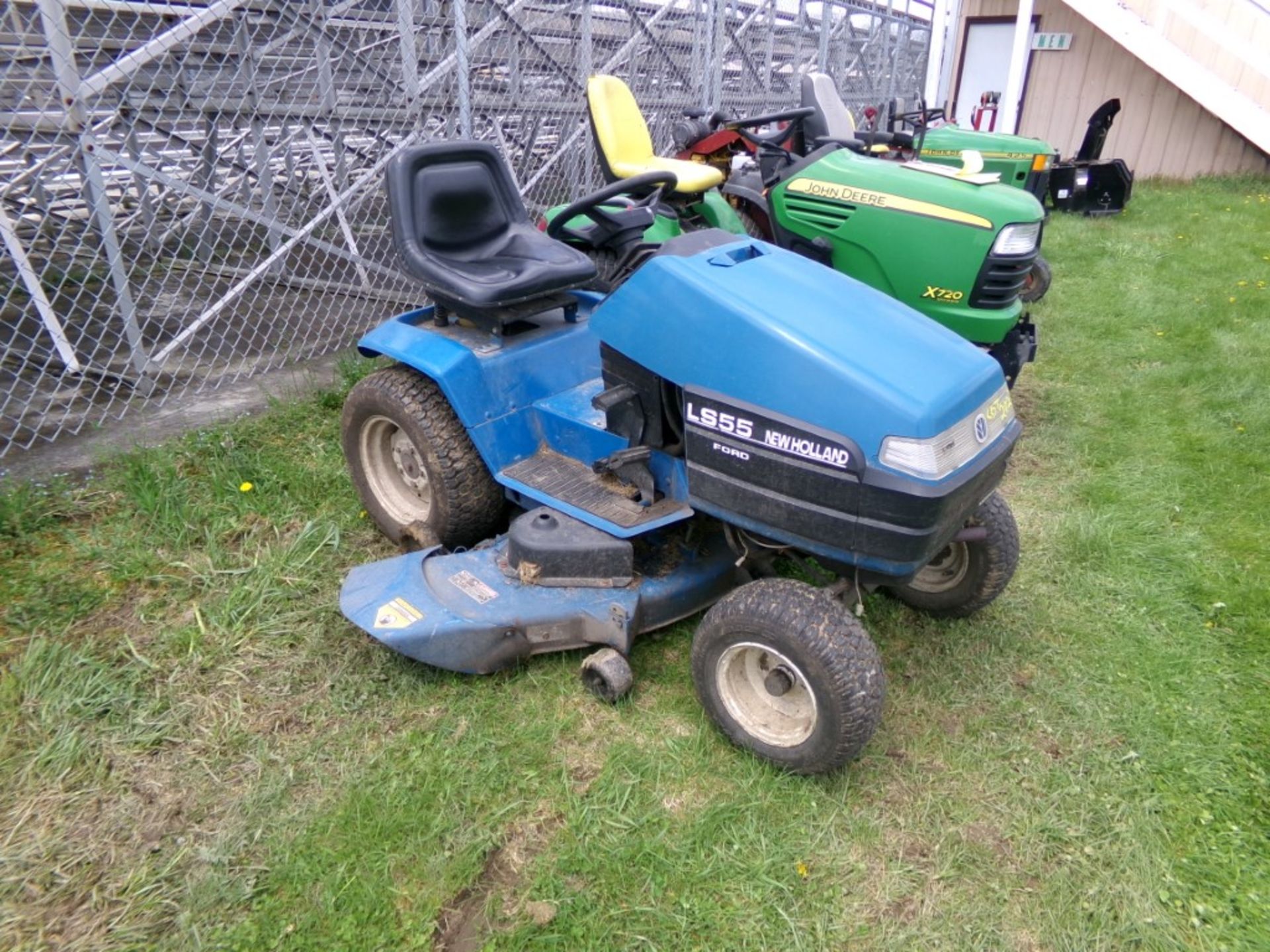 New Holland LS55 Riding Mower w/46'' Deck, 19 Hp., Kohler Engine, 361 Hours, (4705) - Image 2 of 2