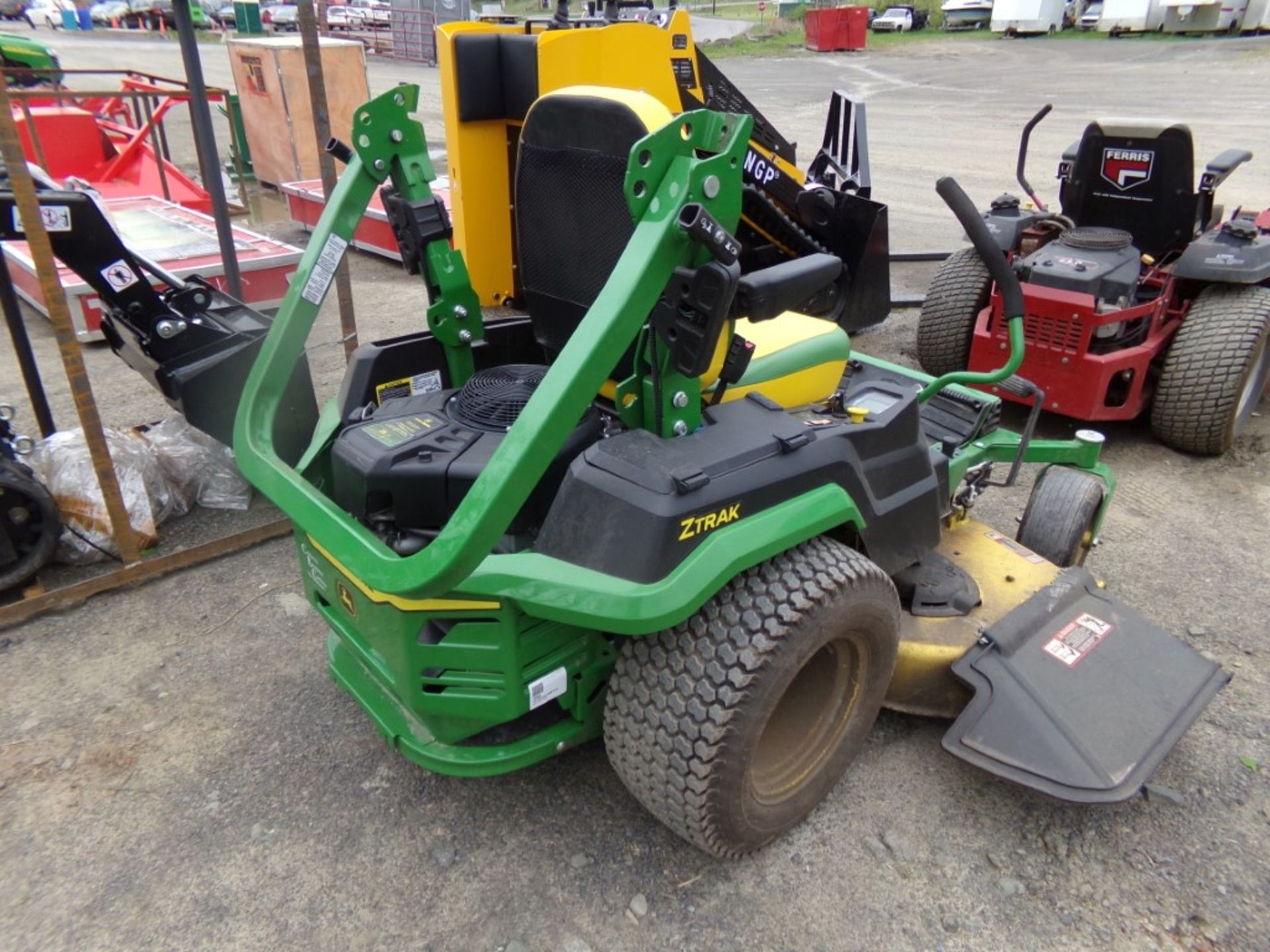 John Deere Z545R Commercial Zero Turn Mower, 60'' Deck, 25 HP, EFI, 144 Hours, Like New - Image 3 of 3