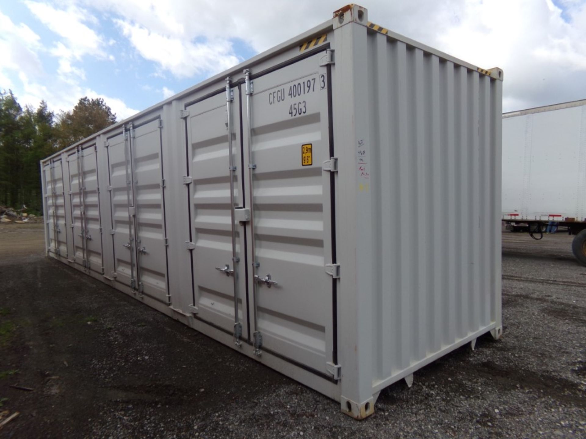 New 40' Container wirh (4) Side Access Doors and Barn Doors on 1 End, Cont. # CFGU4001973 - Image 3 of 5