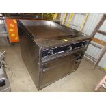 Toastmaster 36'' Electric Commercial Oven/Griddle, 24'' Griddle, 2 Burners, Single Door Bottom Oven,