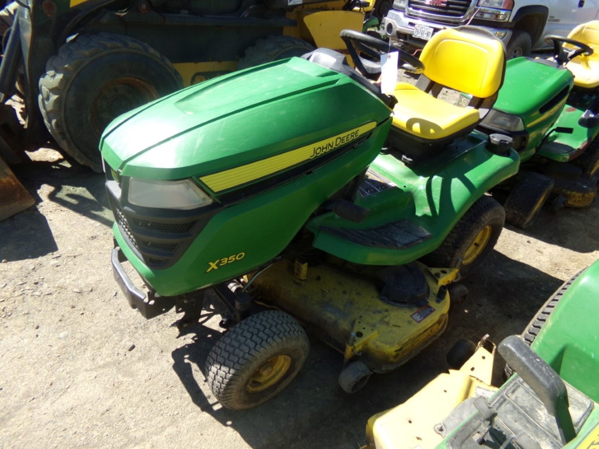 JD X350, 48'' Deck, Hydro, 18.5 HP, 337 Hrs, s/n 075732