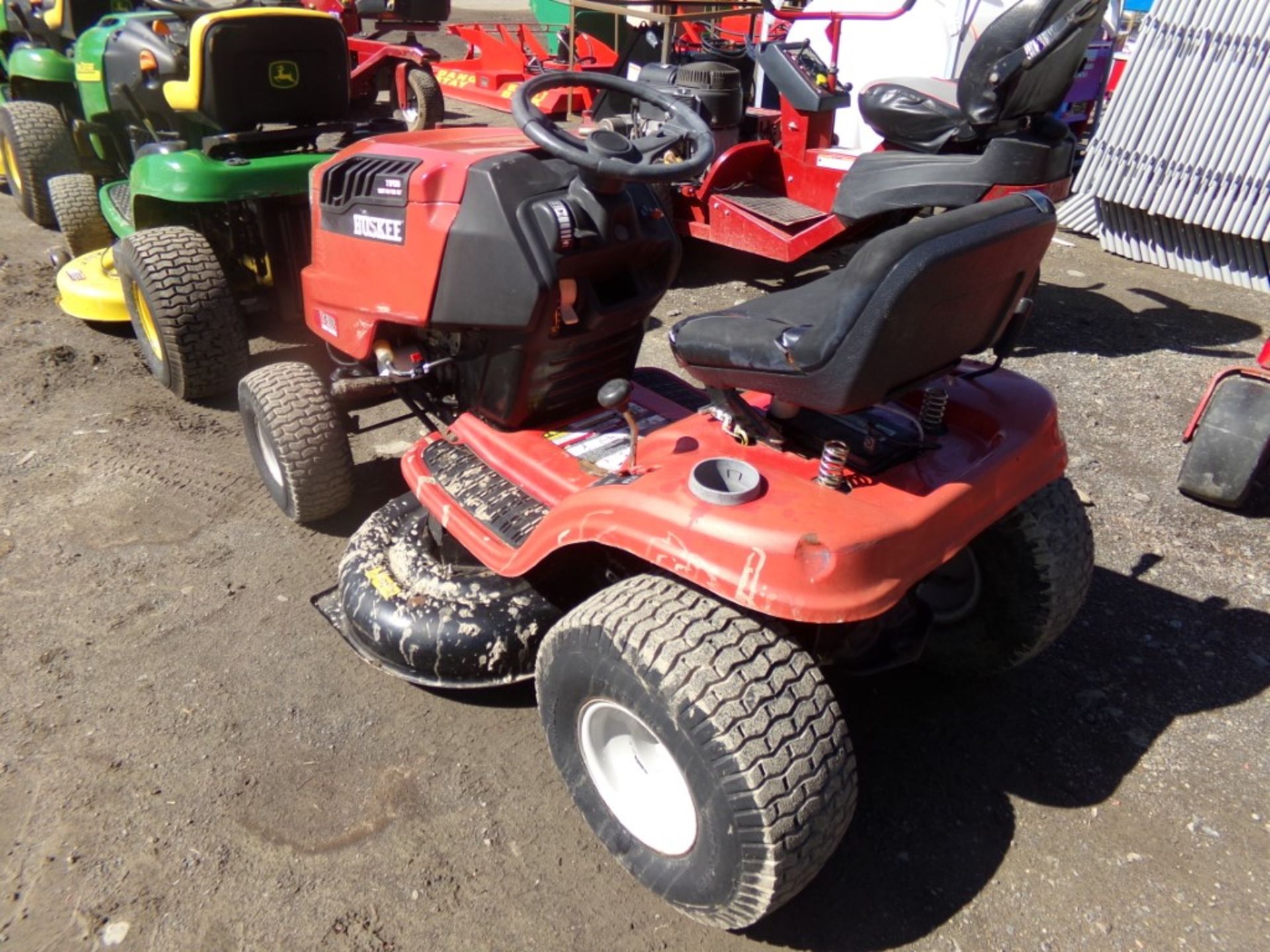 Huskee LT4200 Lawn Tractor with 42'' Deck, 19.5 HP John Deere Engine by Briggs and Stratton, NO HOUR - Image 2 of 2