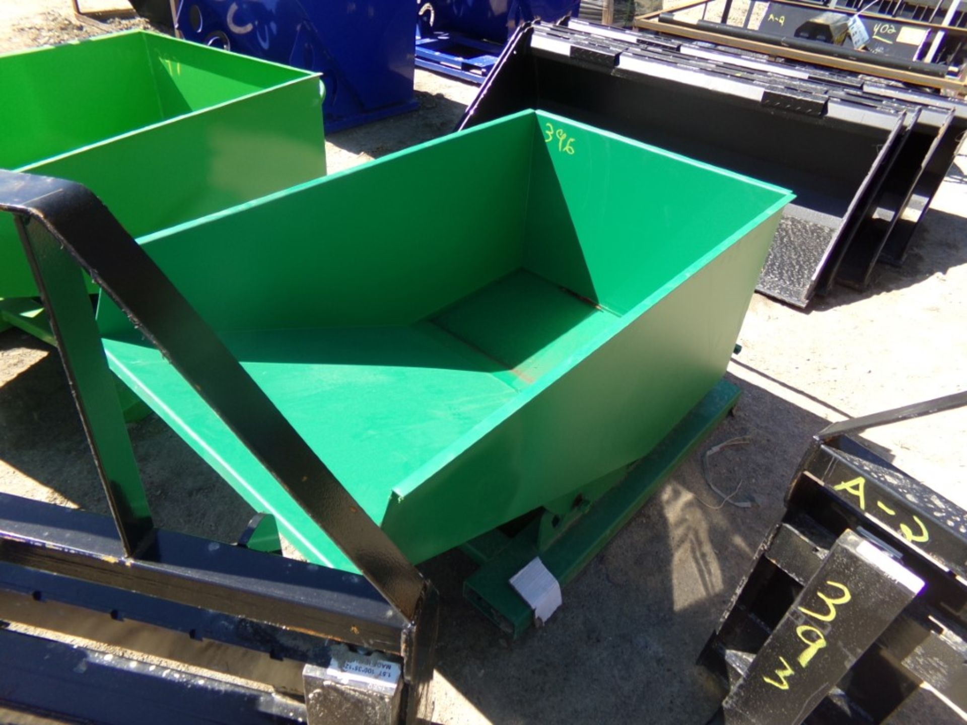 Small Green Garbage Hopper/Dumpster for Forklift