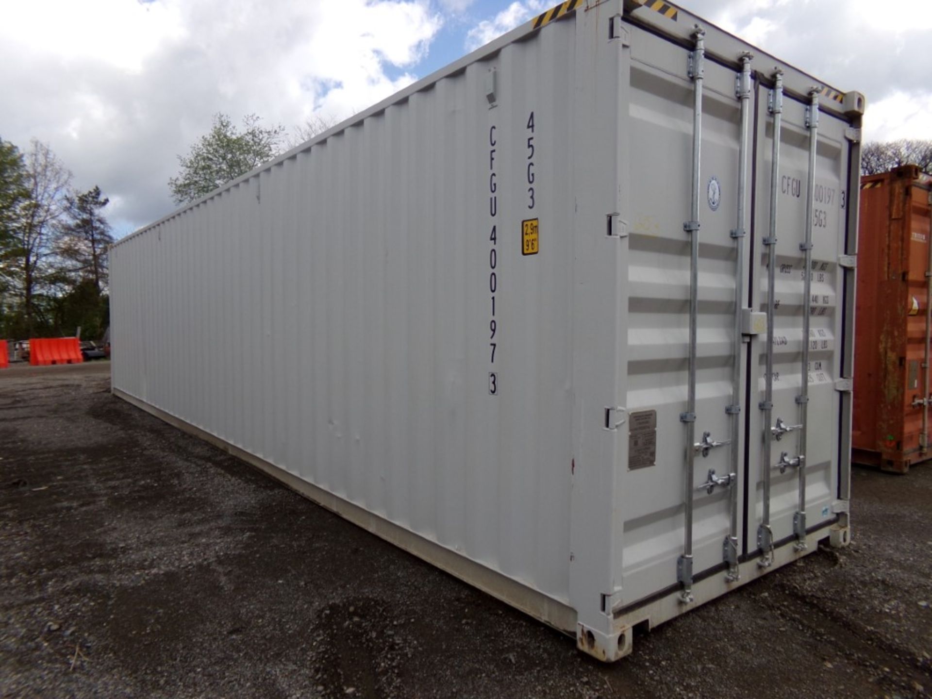 New 40' Container wirh (4) Side Access Doors and Barn Doors on 1 End, Cont. # CFGU4001973 - Image 2 of 5