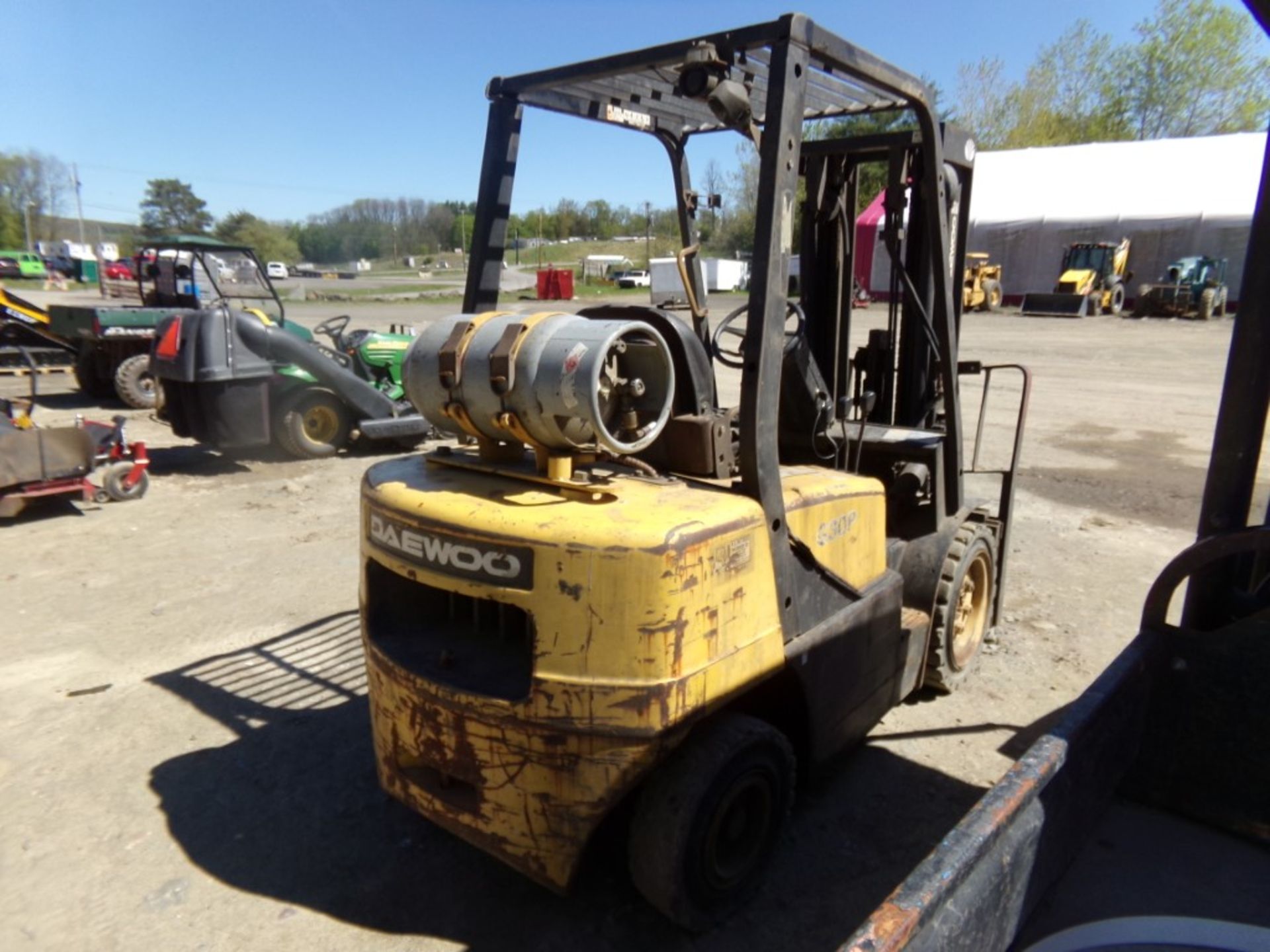 Daewoo G30P Propane Forklift, Triple Mast, 48'' Forks, TRK Weight 10676 LBs, 6000 LB Capacity, LPG - Image 3 of 4