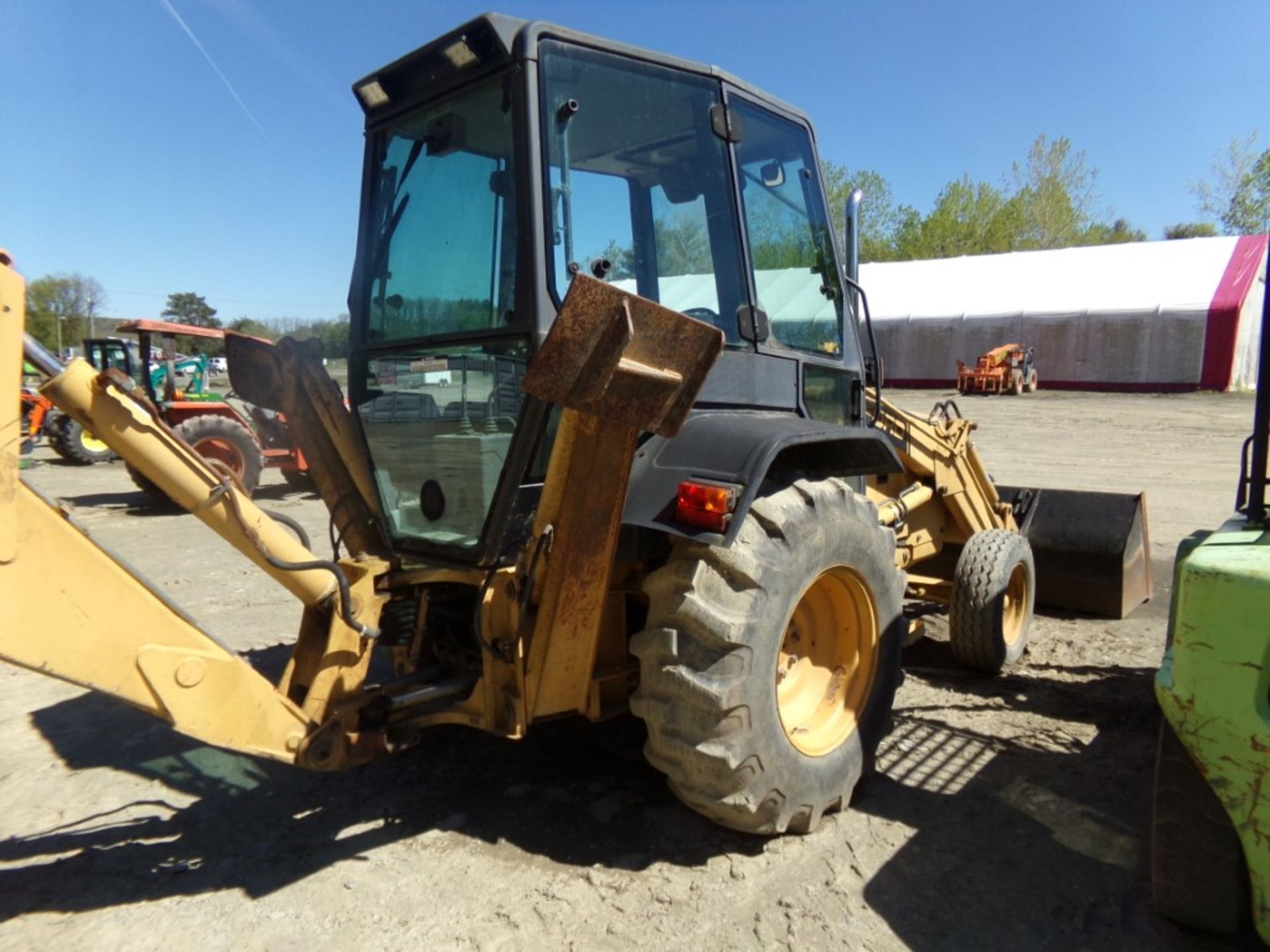 Ford 455C Backhoe with 88'' Loader Bucket and 24'' Backhoe Bucket, Model SA40189, 1723 Hrs., All - Image 4 of 6