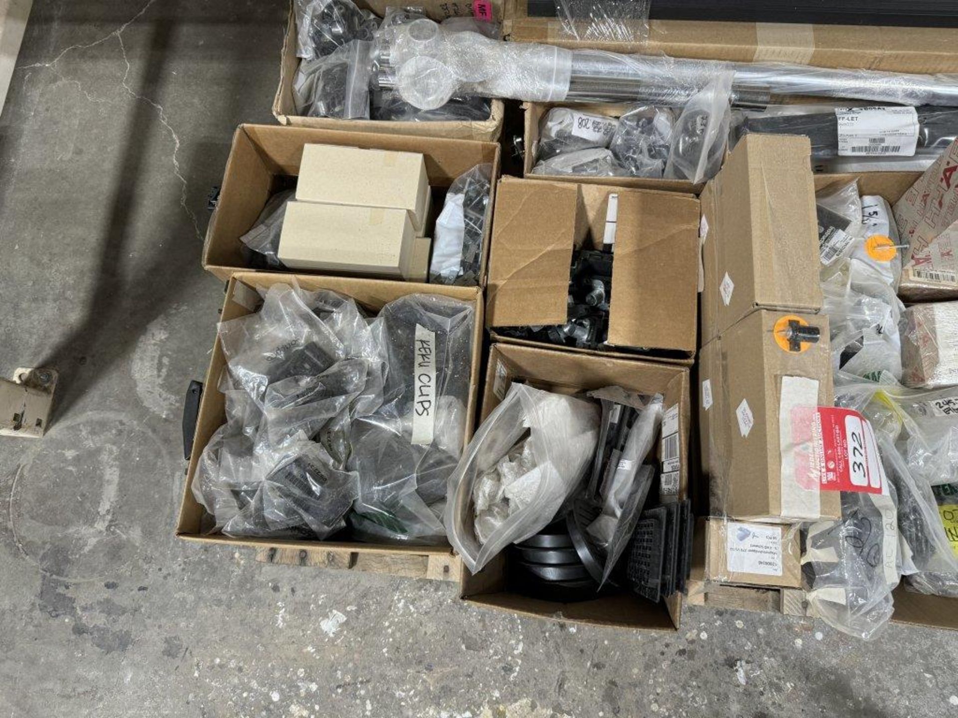 PALLET OF ASSORTED HARDWARE, FASTENERS, ETC. - Image 4 of 7