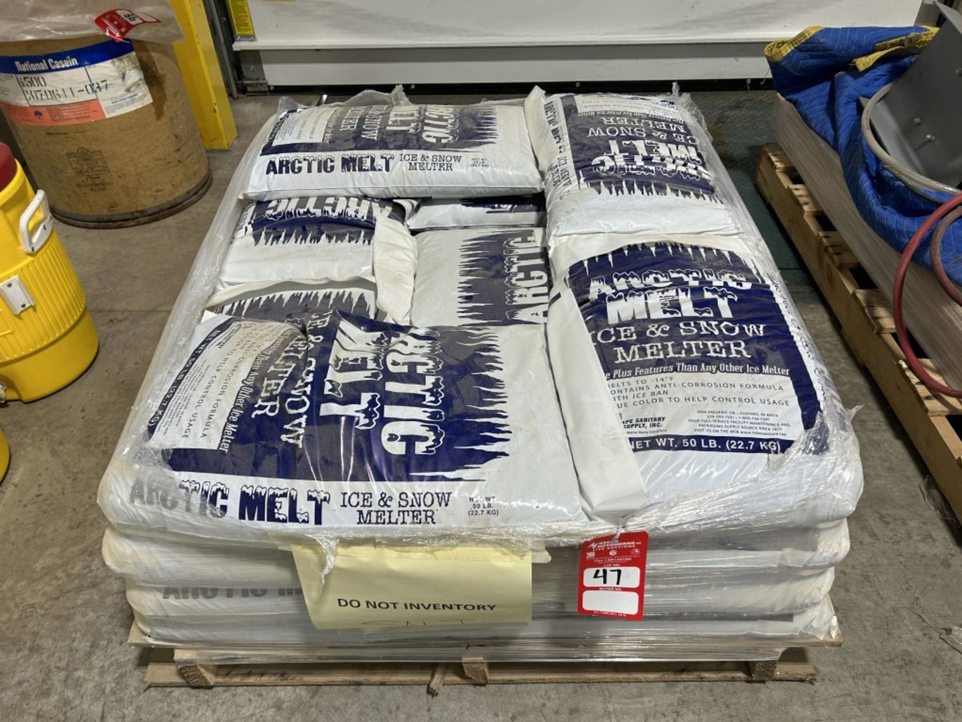 PALLET OF (19) 50LB BAGS OF ARCTIC MELT ICE AND SNOW MELTER