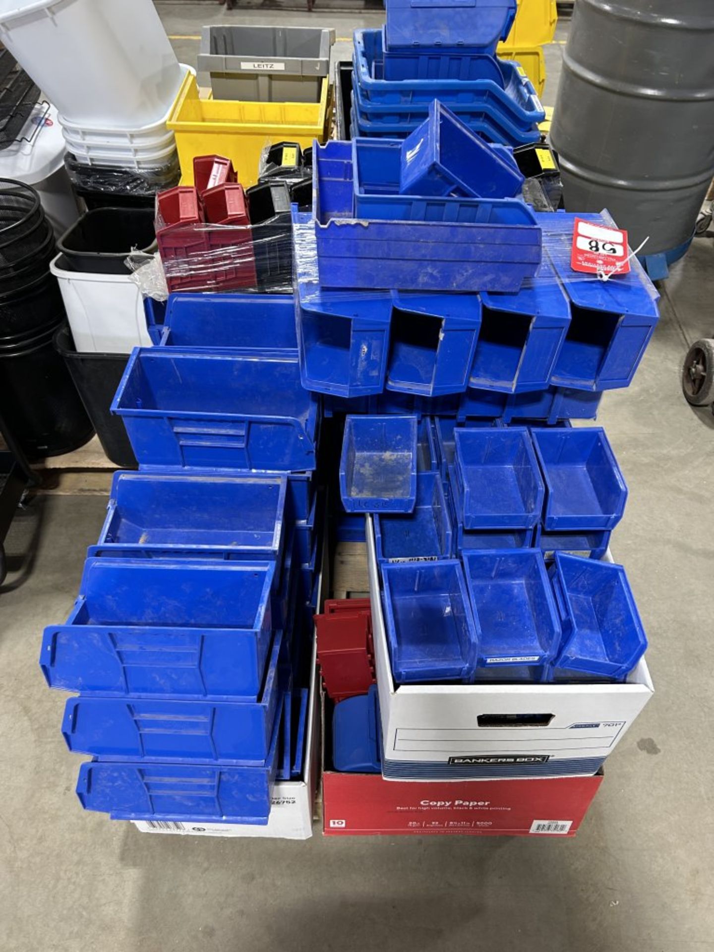 LARGE PALLET FULL OF ASSORTED PLASTIC BINS, STACKABLE, ASSORTED SIZES - Image 3 of 6