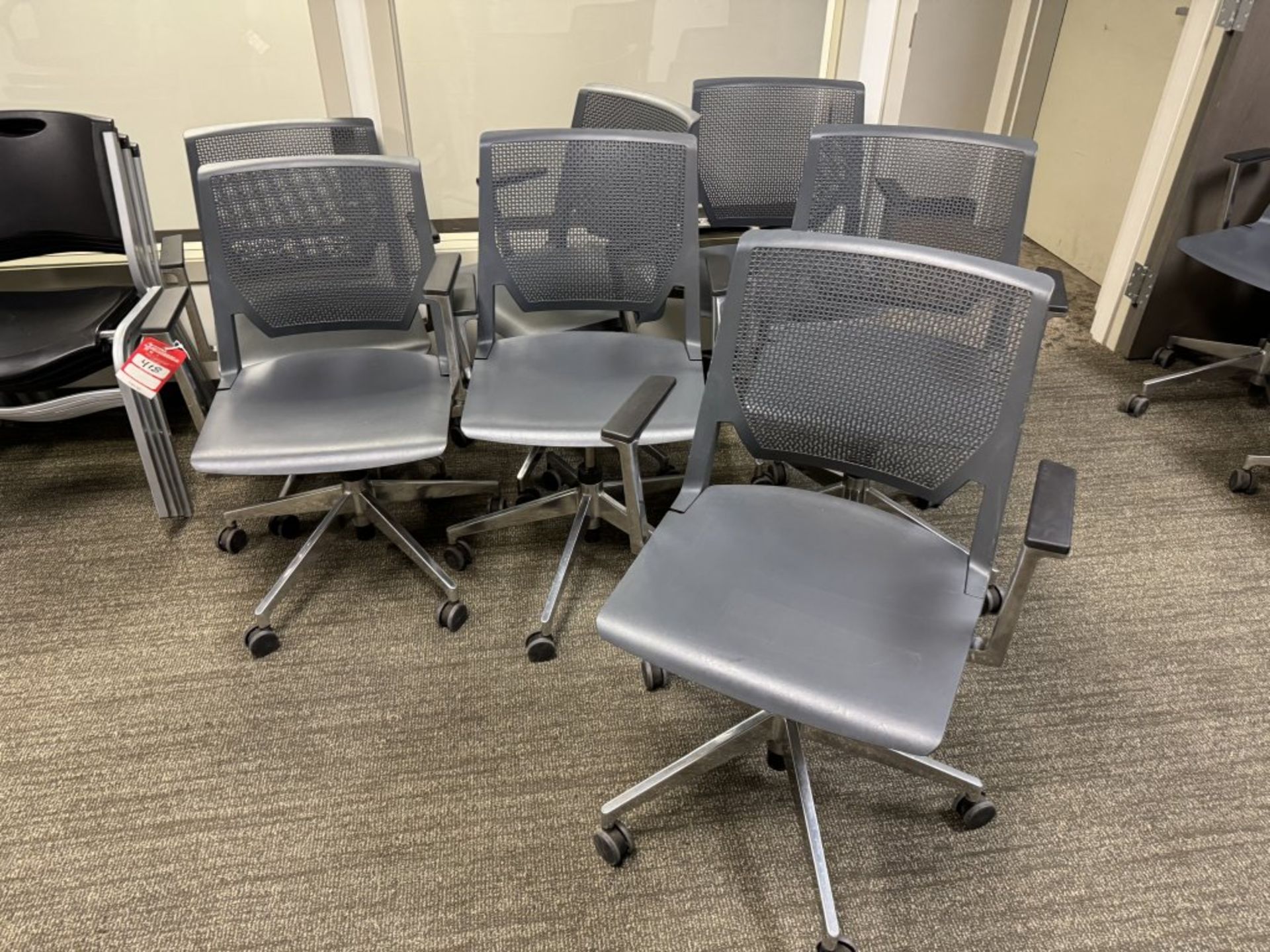 (7) MATCHING ROLLING OFFICE CHAIRS