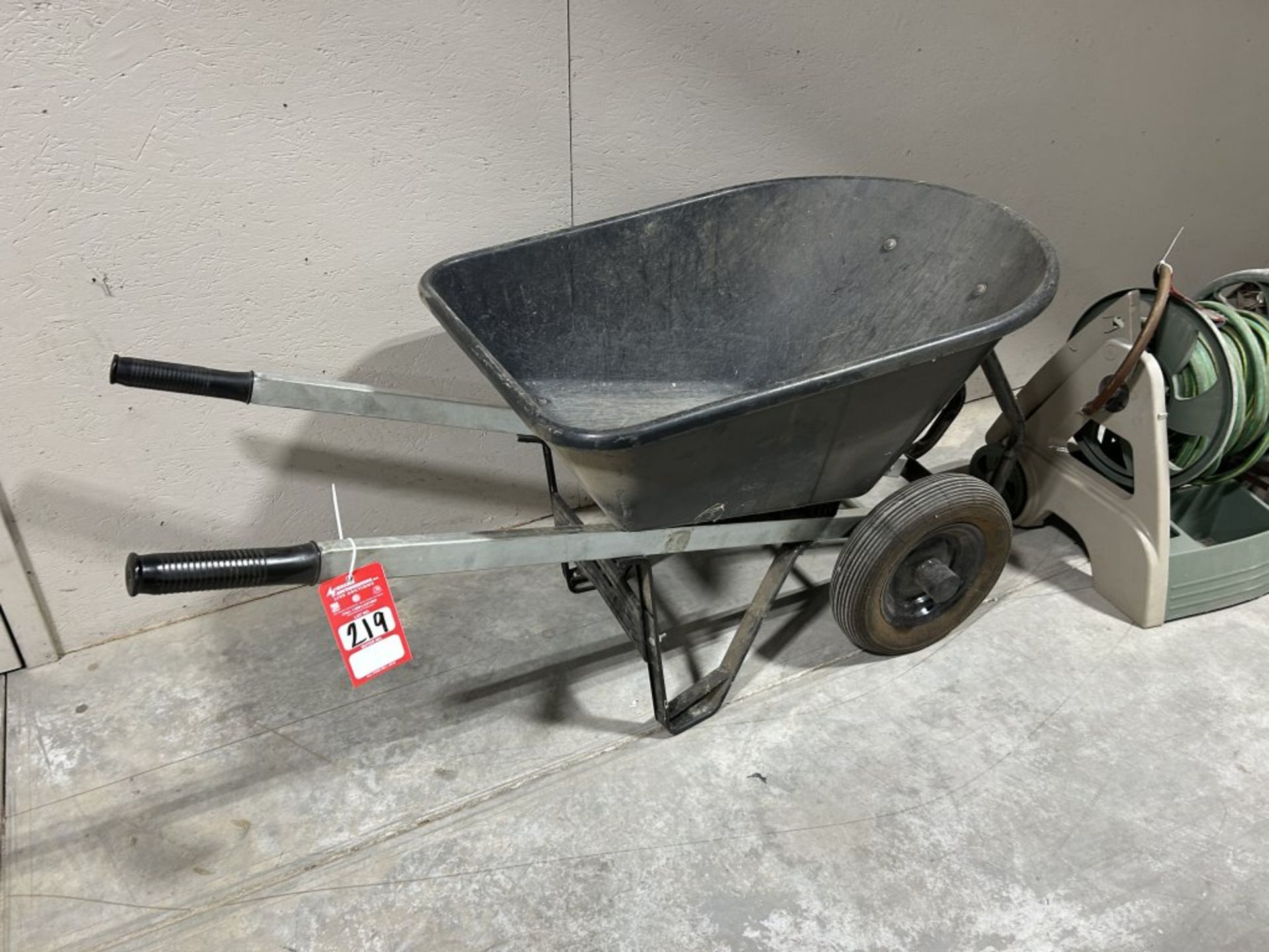 WHEEL-BARROW, DUAL FRONT WHEEL