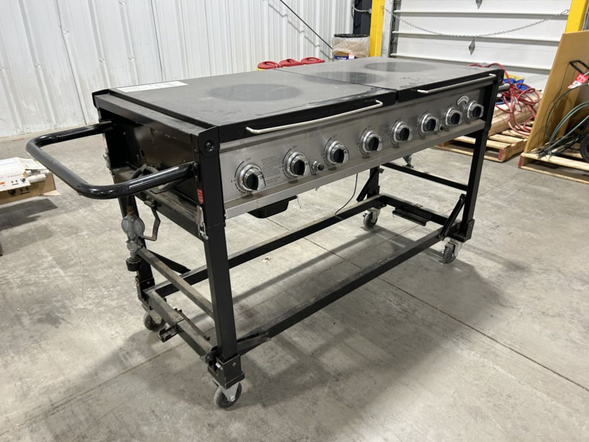 BECKERS & CHEFS 8-BURNER PROPANE GRILL, ROLL-AROUND, SET UP FOR 2 TANKS - Image 2 of 9
