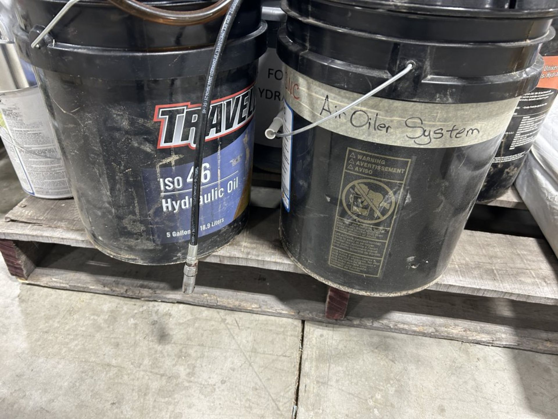 PALLET FULL OF (5) 5-GALLON BUCKETS OF HYDRAULIC OIL, BUCKET WITH CHAIN, LARGE BOLTS, ETC. - Image 2 of 8