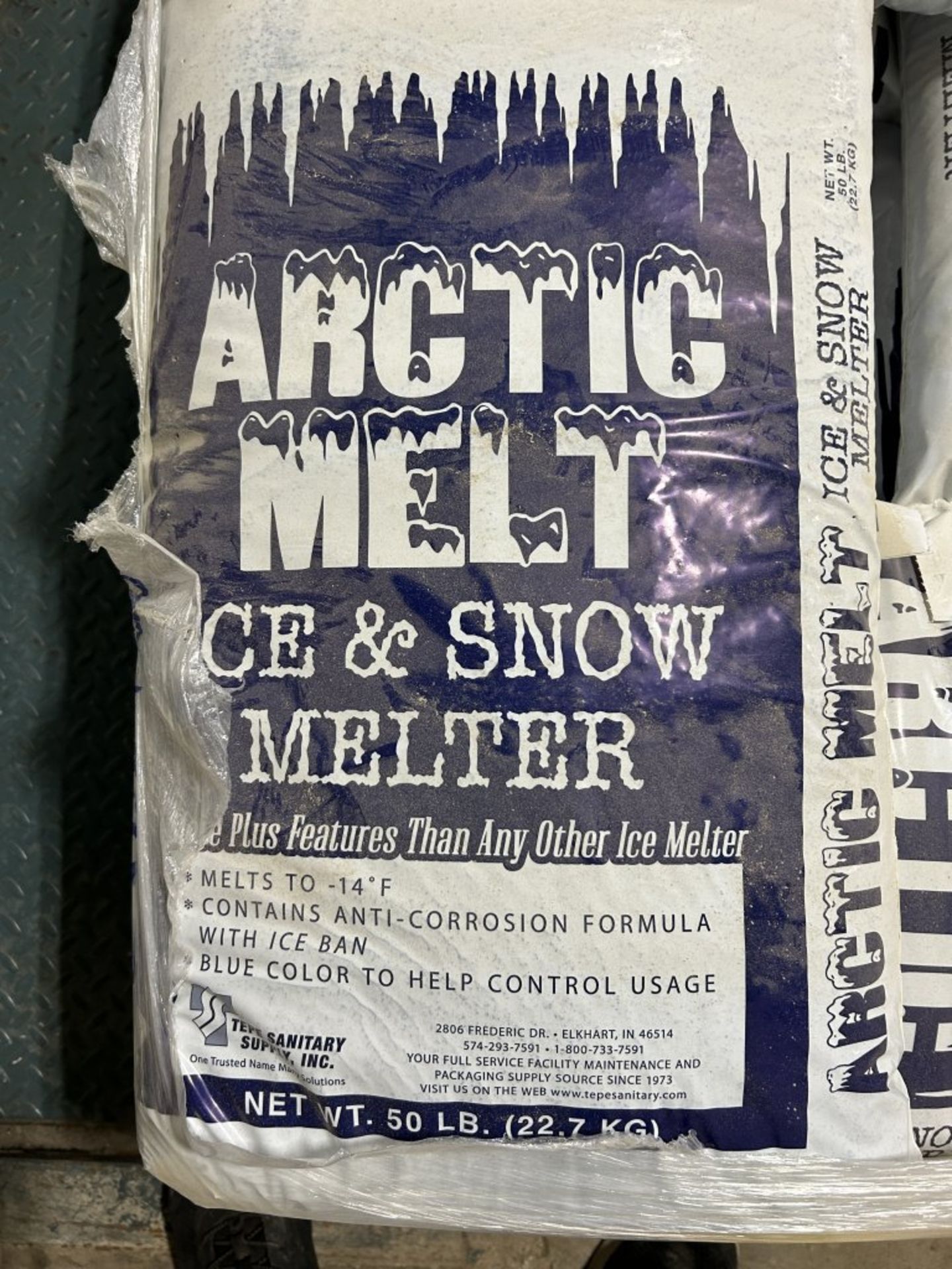 PALLET OF (19) 50LB BAGS OF ARCTIC MELT ICE AND SNOW MELTER - Bild 2 aus 2