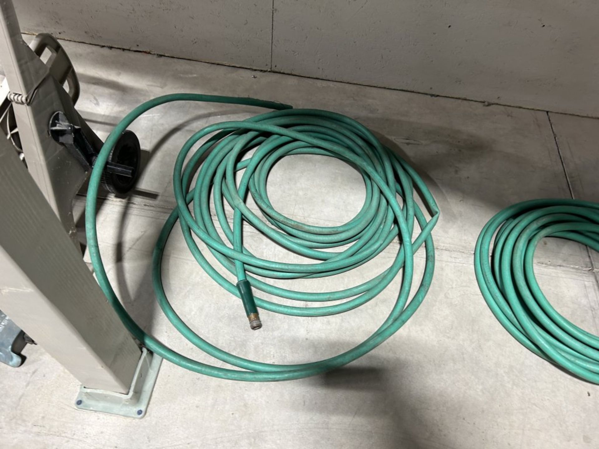 ASSORTED WATER HOSES AND HOSE REEL - Image 4 of 5