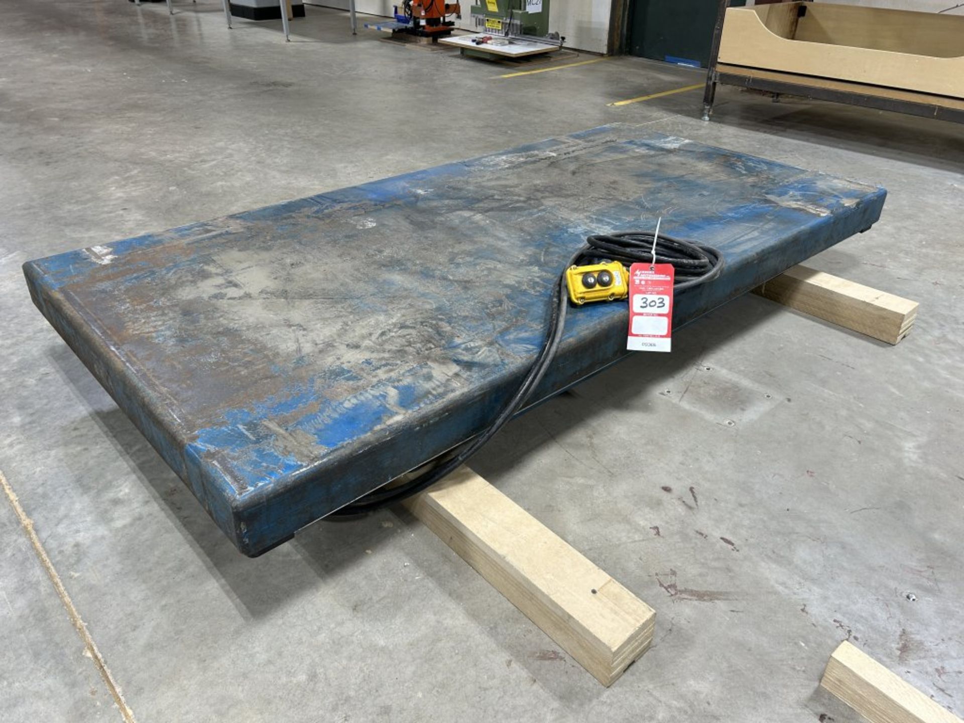 LIFT TABLE, ELECTRIC, 72'' X 36''