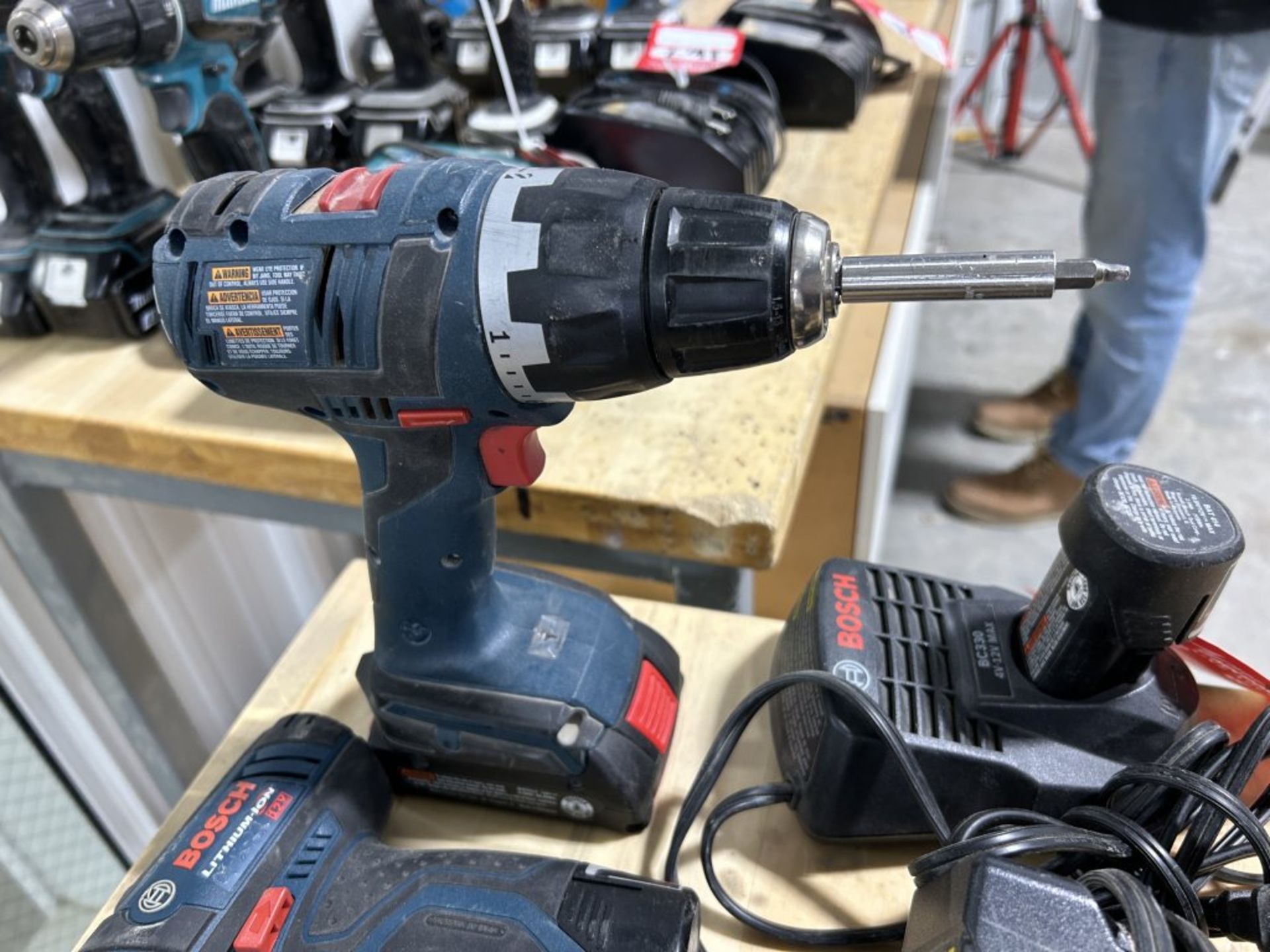 BOSCH LITHIUM ION 18V & 12V CORDLESS DRILLS, EACH WITH 2 BATTERIES AND CHARGER - Bild 2 aus 3